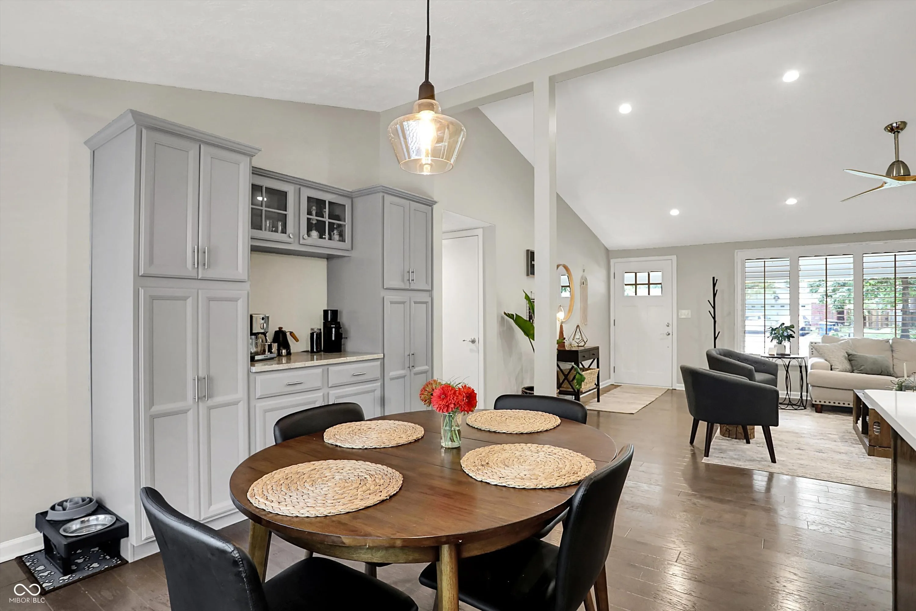 Carmel, Indiana 46032, United States, 3 Bedrooms Bedrooms, ,2 BathroomsBathrooms,Residential,Active,220424