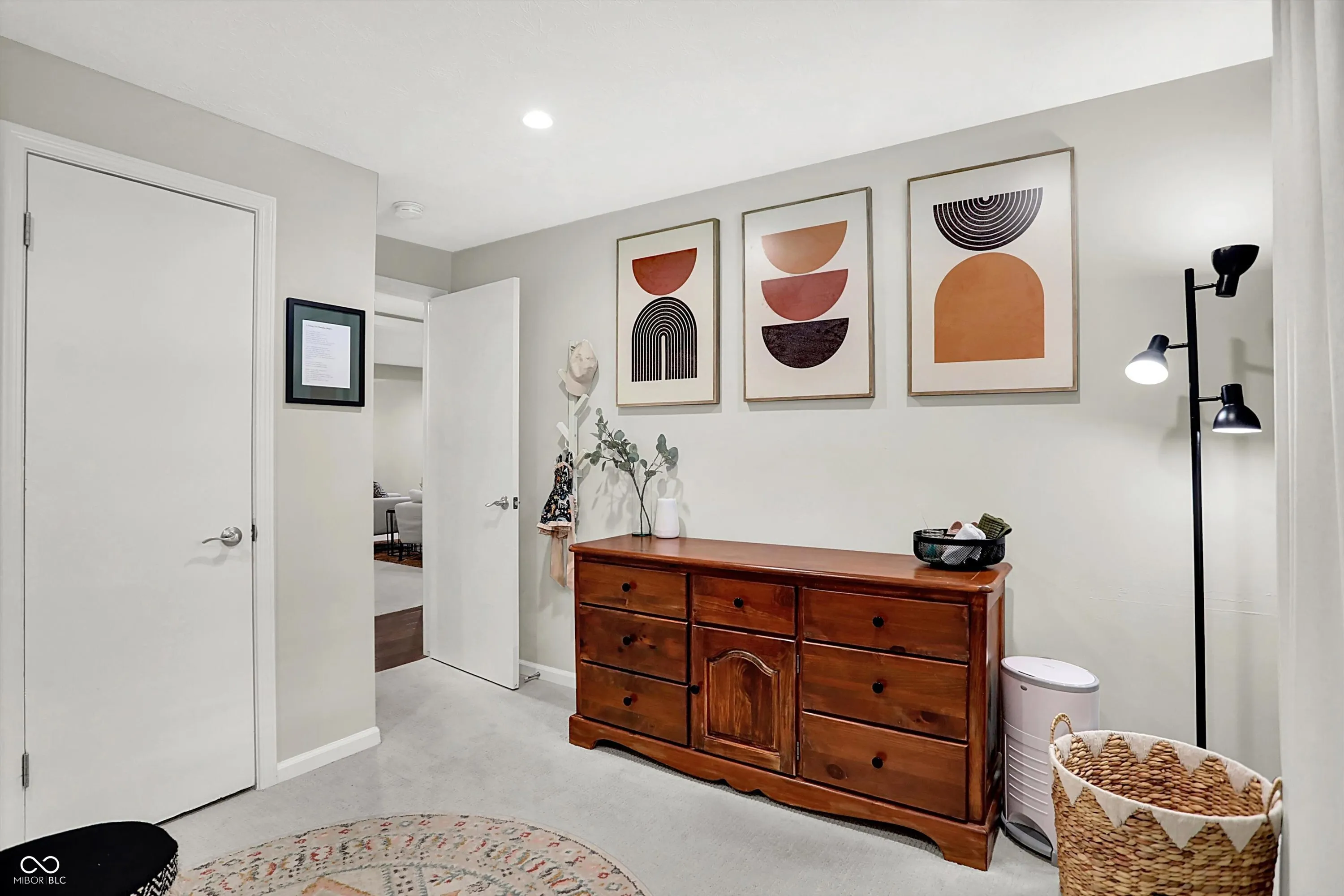 Carmel, Indiana 46032, United States, 3 Bedrooms Bedrooms, ,2 BathroomsBathrooms,Residential,Active,220424