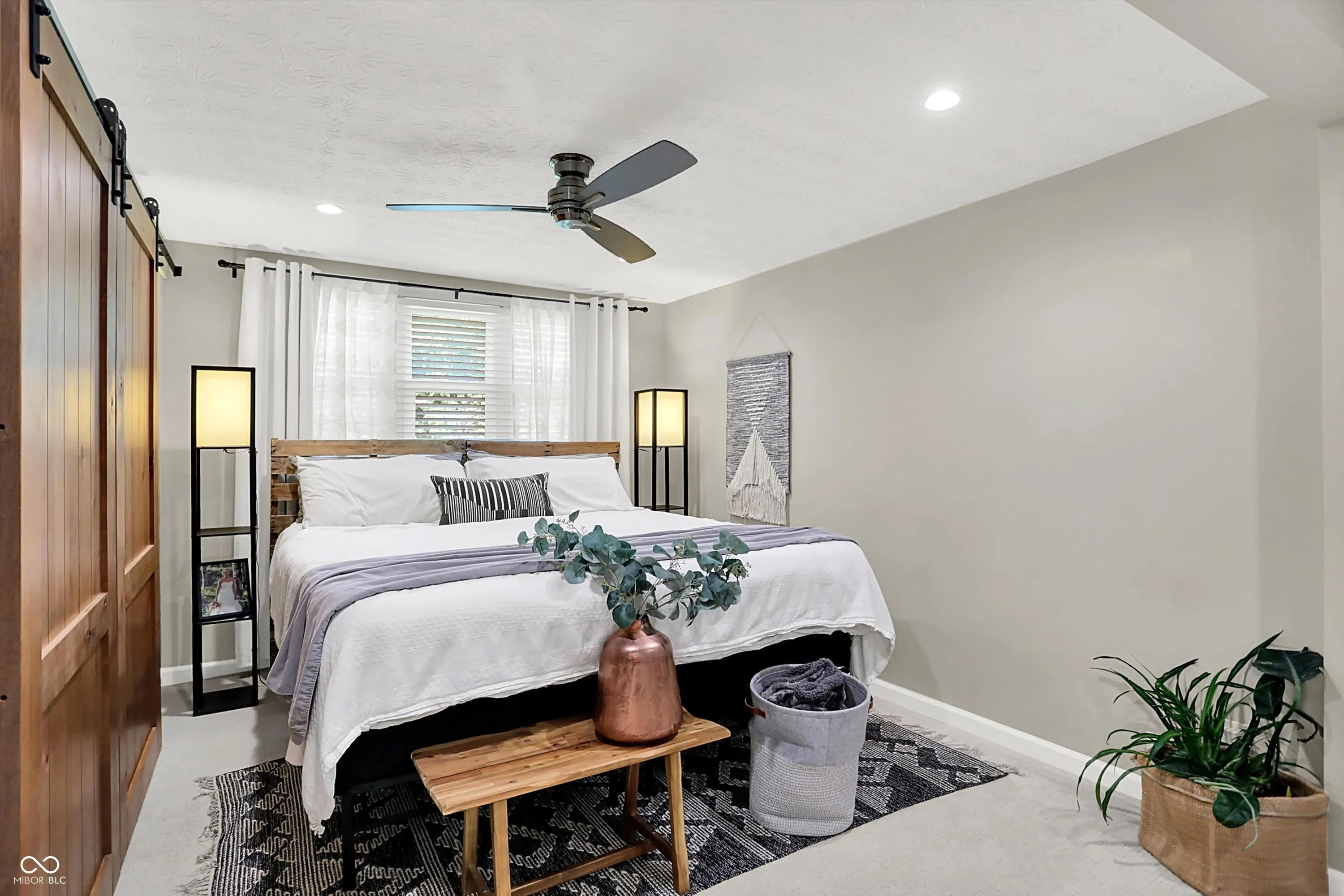 Carmel, Indiana 46032, United States, 3 Bedrooms Bedrooms, ,2 BathroomsBathrooms,Residential,Active,220424