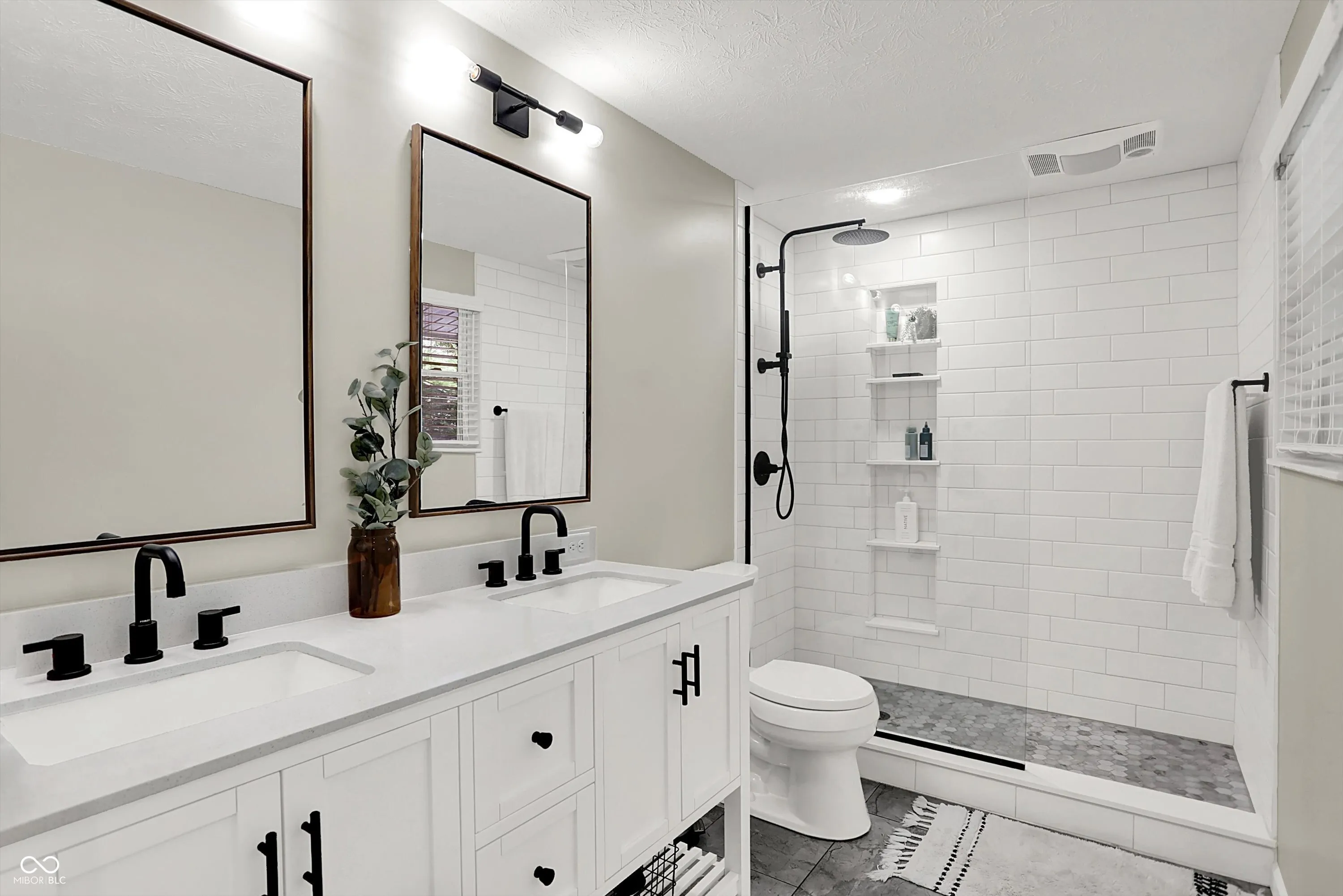 Carmel, Indiana 46032, United States, 3 Bedrooms Bedrooms, ,2 BathroomsBathrooms,Residential,Active,220424