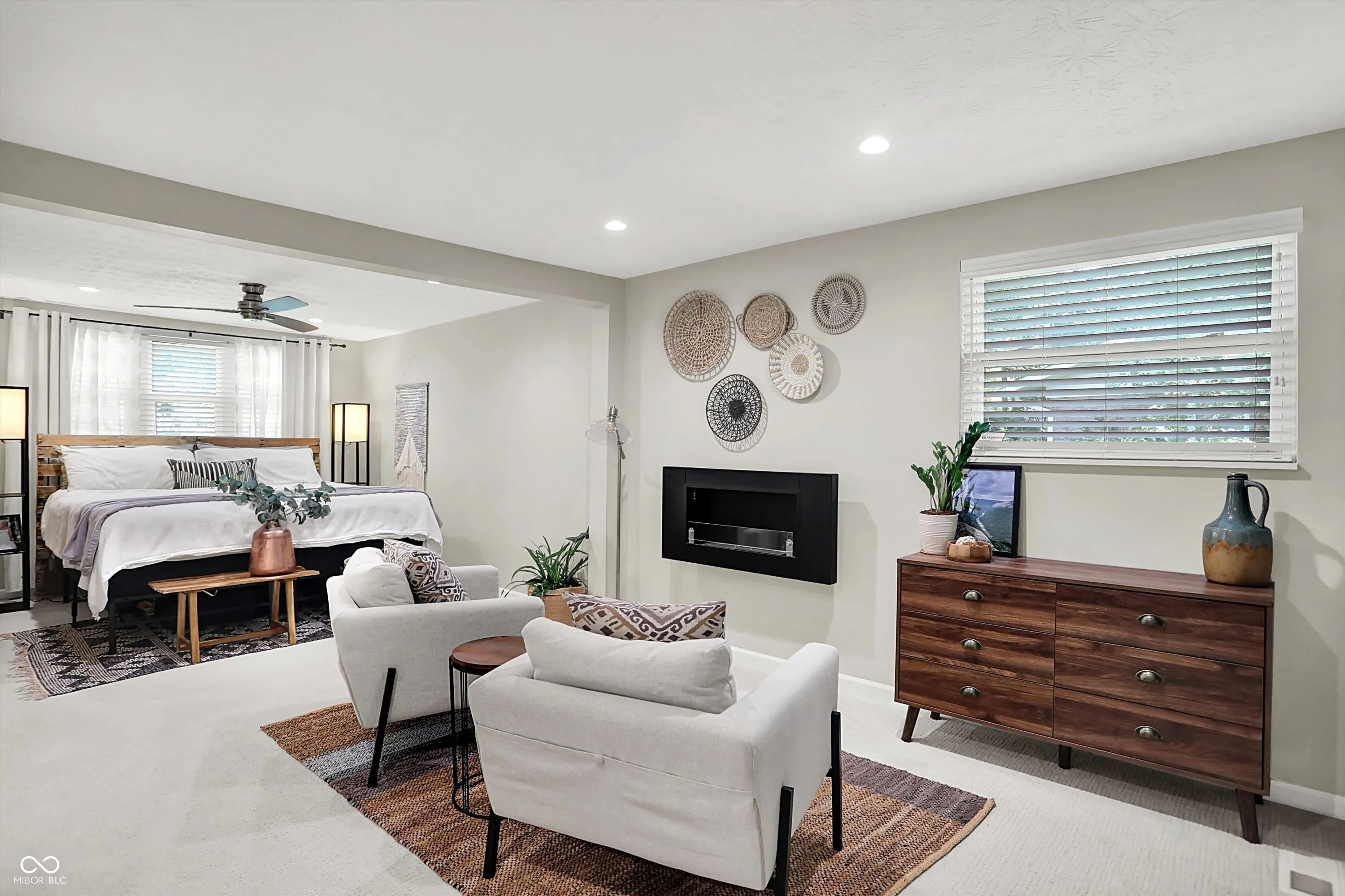 Carmel, Indiana 46032, United States, 3 Bedrooms Bedrooms, ,2 BathroomsBathrooms,Residential,Active,220424