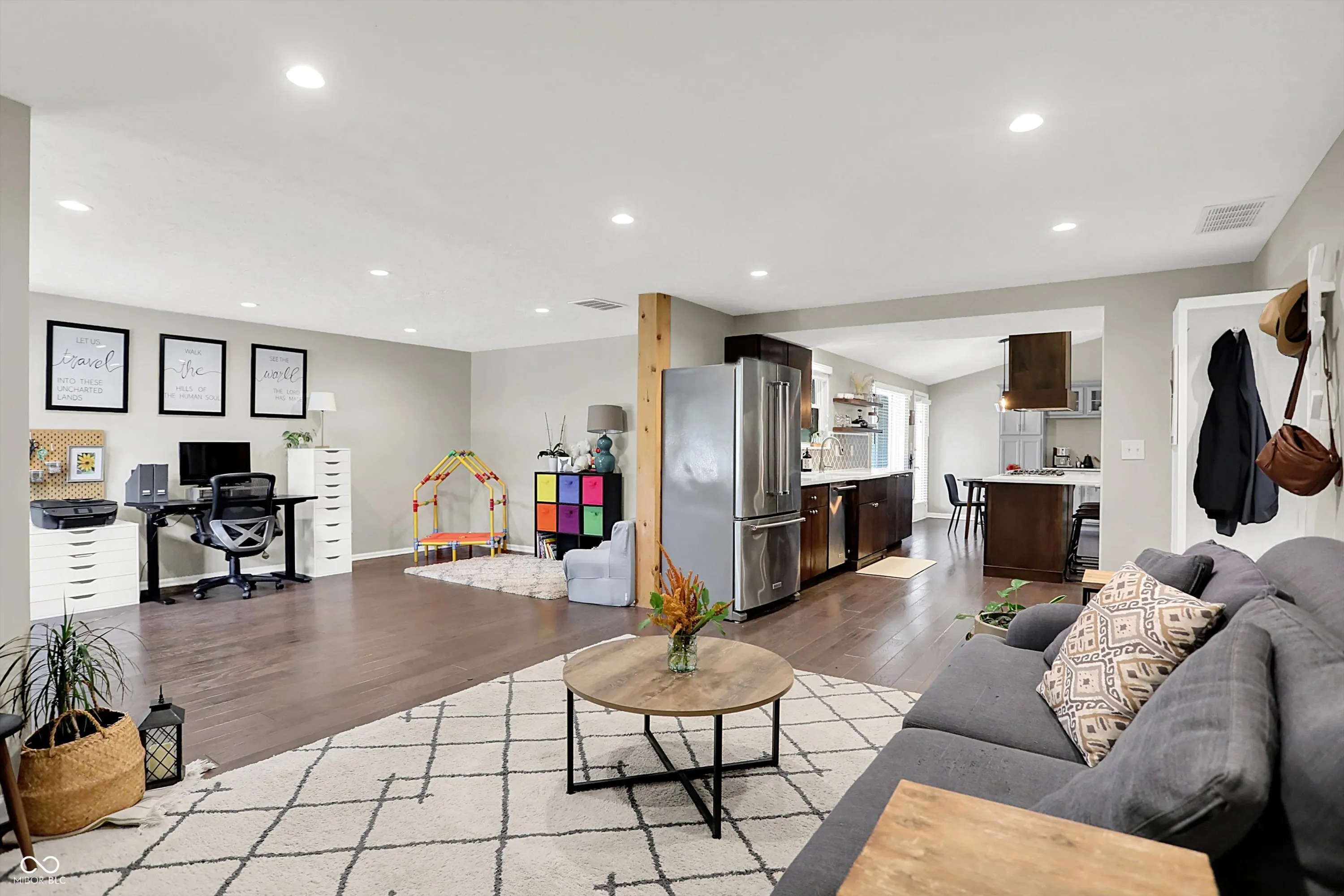 Carmel, Indiana 46032, United States, 3 Bedrooms Bedrooms, ,2 BathroomsBathrooms,Residential,Active,220424