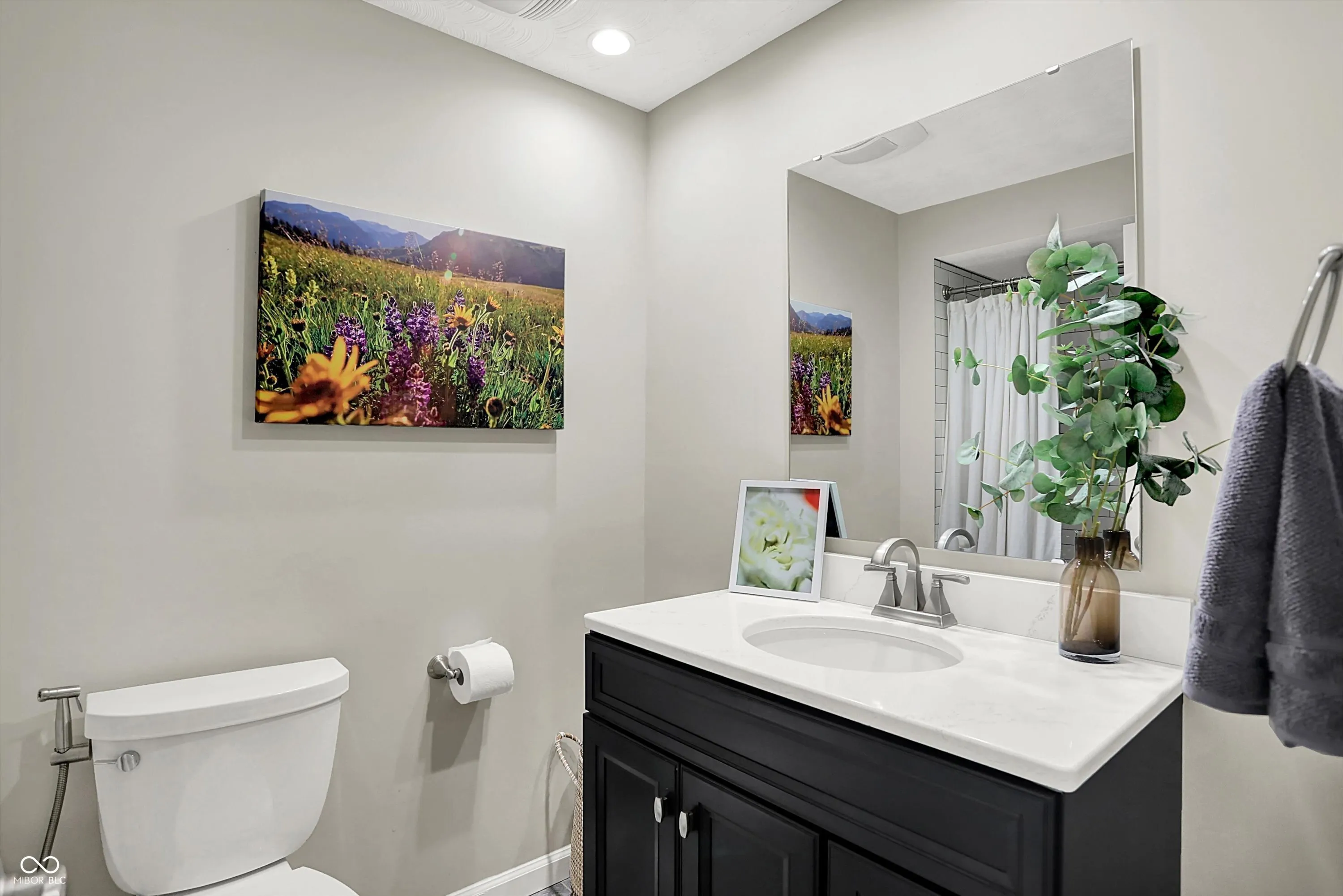 Carmel, Indiana 46032, United States, 3 Bedrooms Bedrooms, ,2 BathroomsBathrooms,Residential,Active,220424