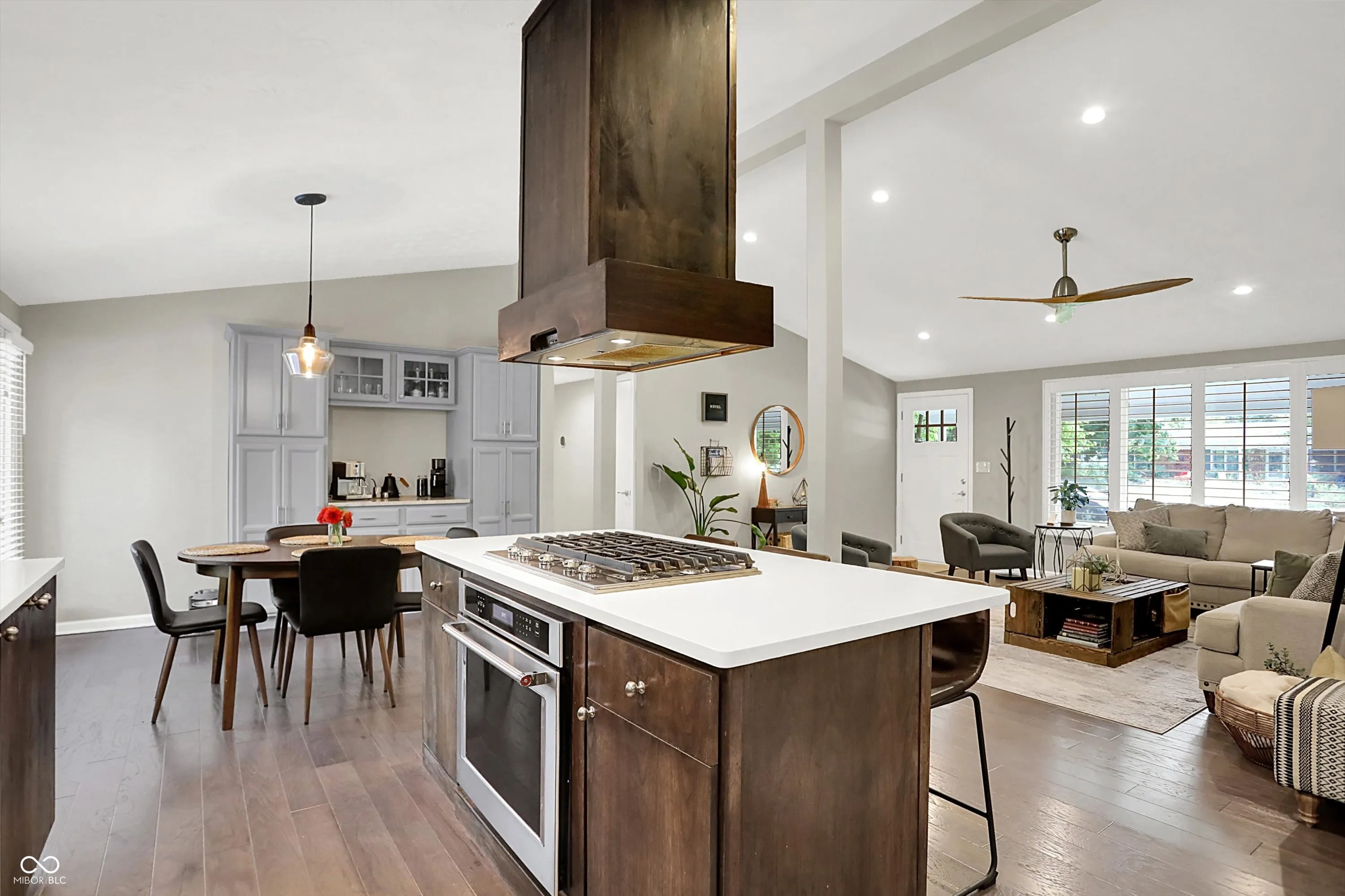 Carmel, Indiana 46032, United States, 3 Bedrooms Bedrooms, ,2 BathroomsBathrooms,Residential,Active,220424