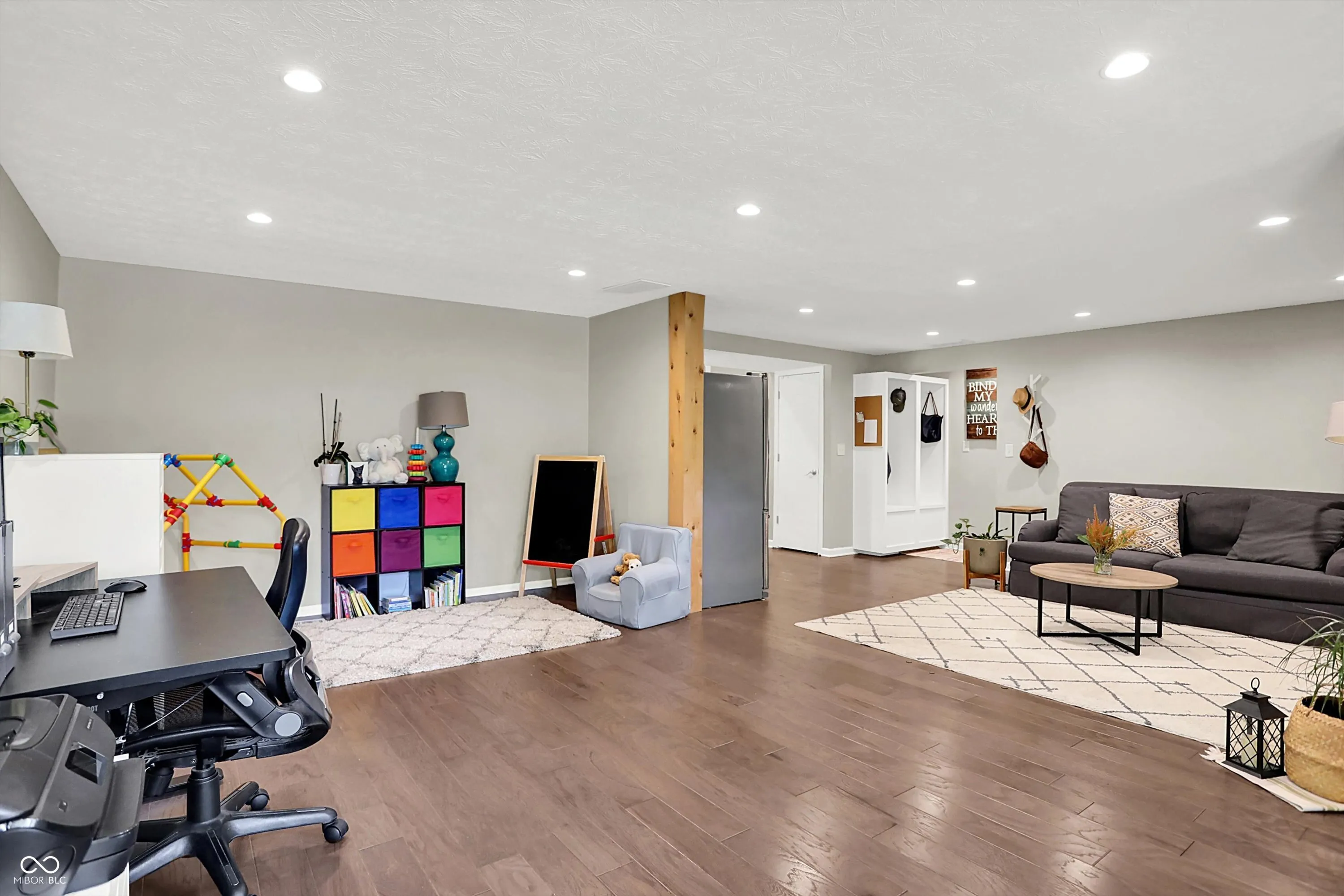 Carmel, Indiana 46032, United States, 3 Bedrooms Bedrooms, ,2 BathroomsBathrooms,Residential,Active,220424