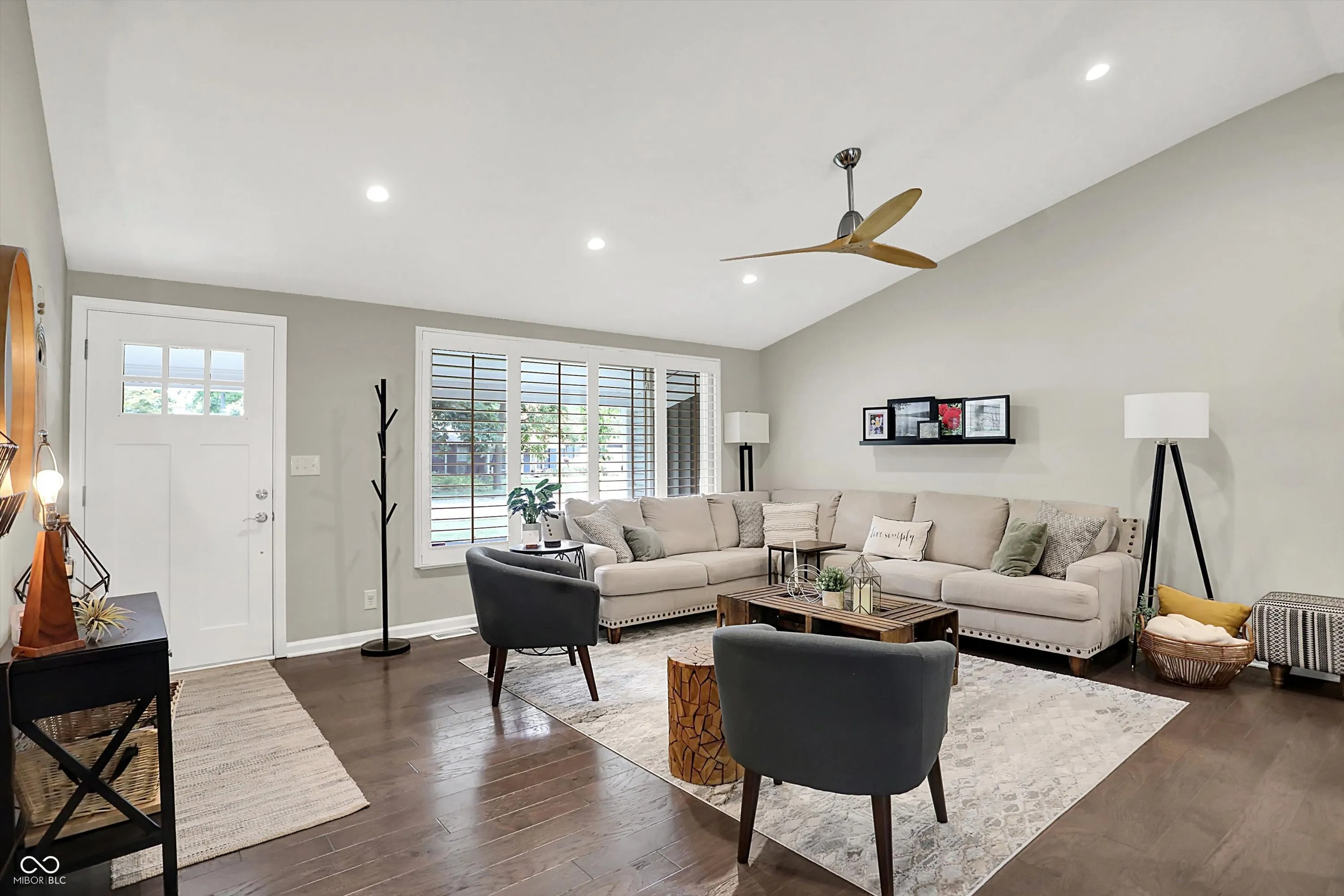 Carmel, Indiana 46032, United States, 3 Bedrooms Bedrooms, ,2 BathroomsBathrooms,Residential,Active,220424