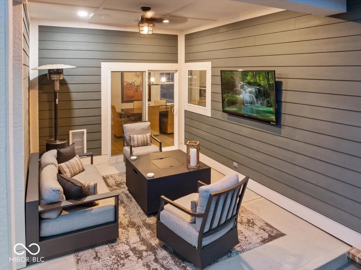 Carmel, Indiana 46280, United States, 3 Bedrooms Bedrooms, ,3 BathroomsBathrooms,Residential,Active,222066