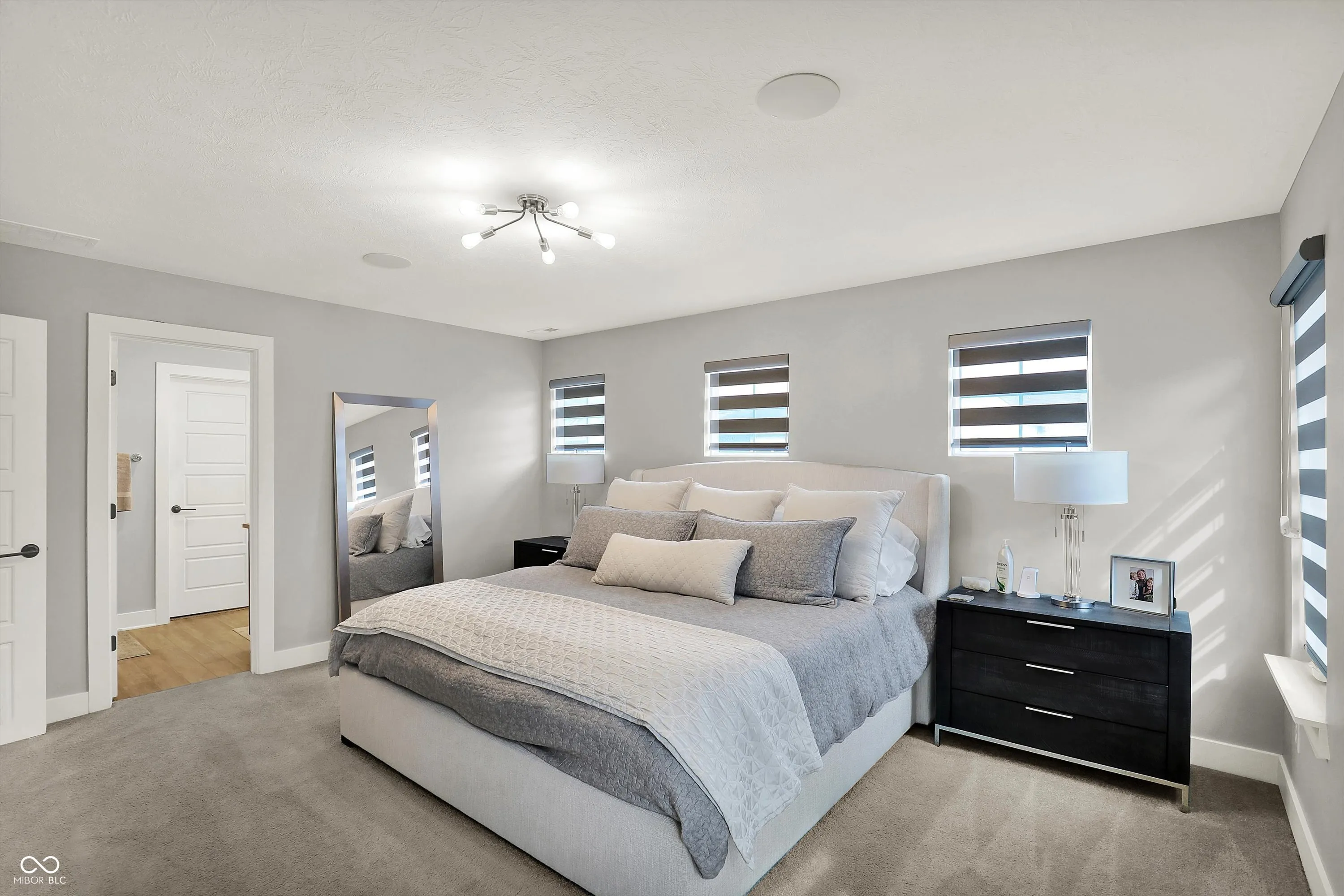 Carmel, Indiana 46280, United States, 3 Bedrooms Bedrooms, ,3 BathroomsBathrooms,Residential,Active,222066