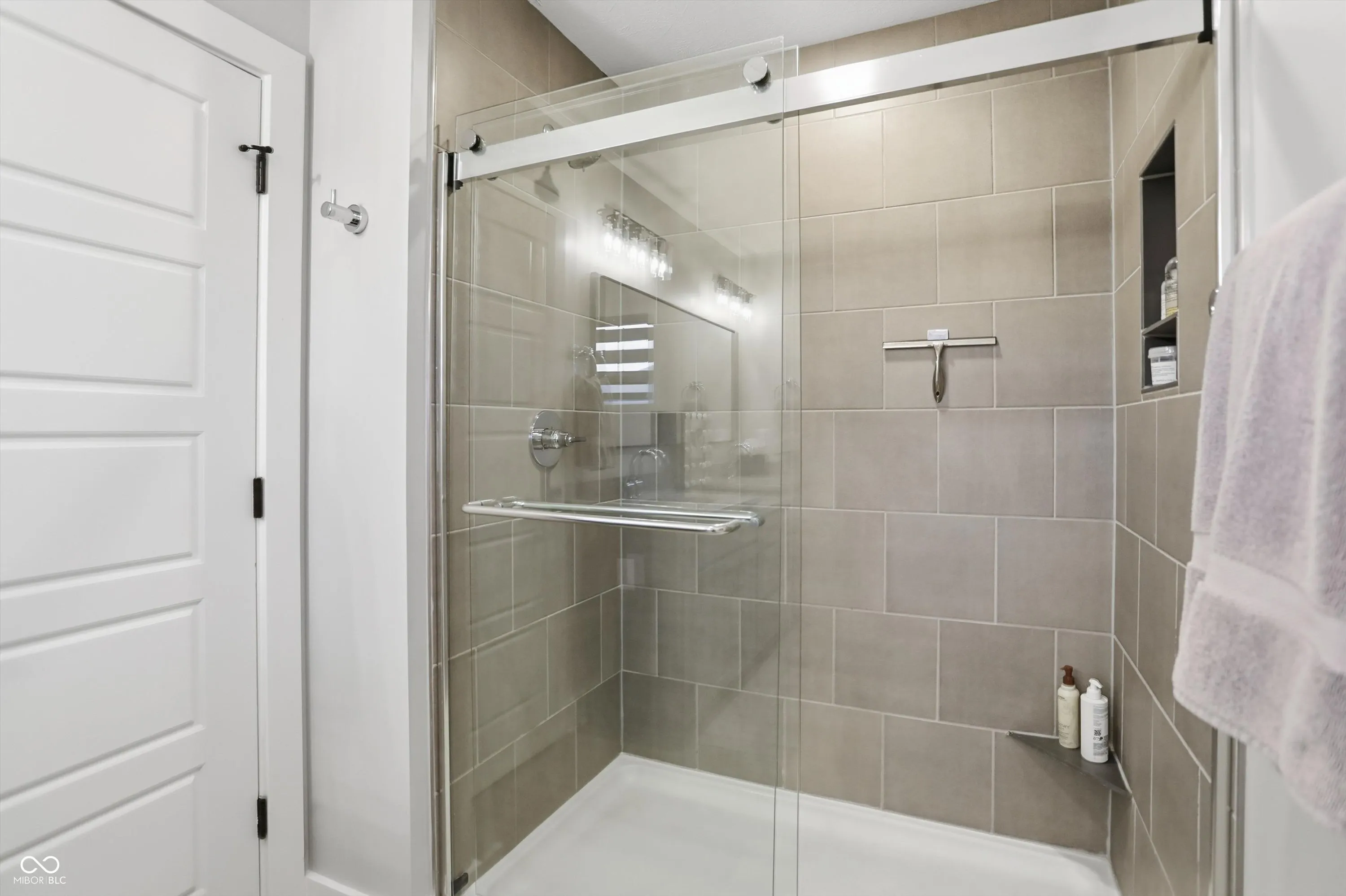 Carmel, Indiana 46280, United States, 3 Bedrooms Bedrooms, ,3 BathroomsBathrooms,Residential,Active,222066