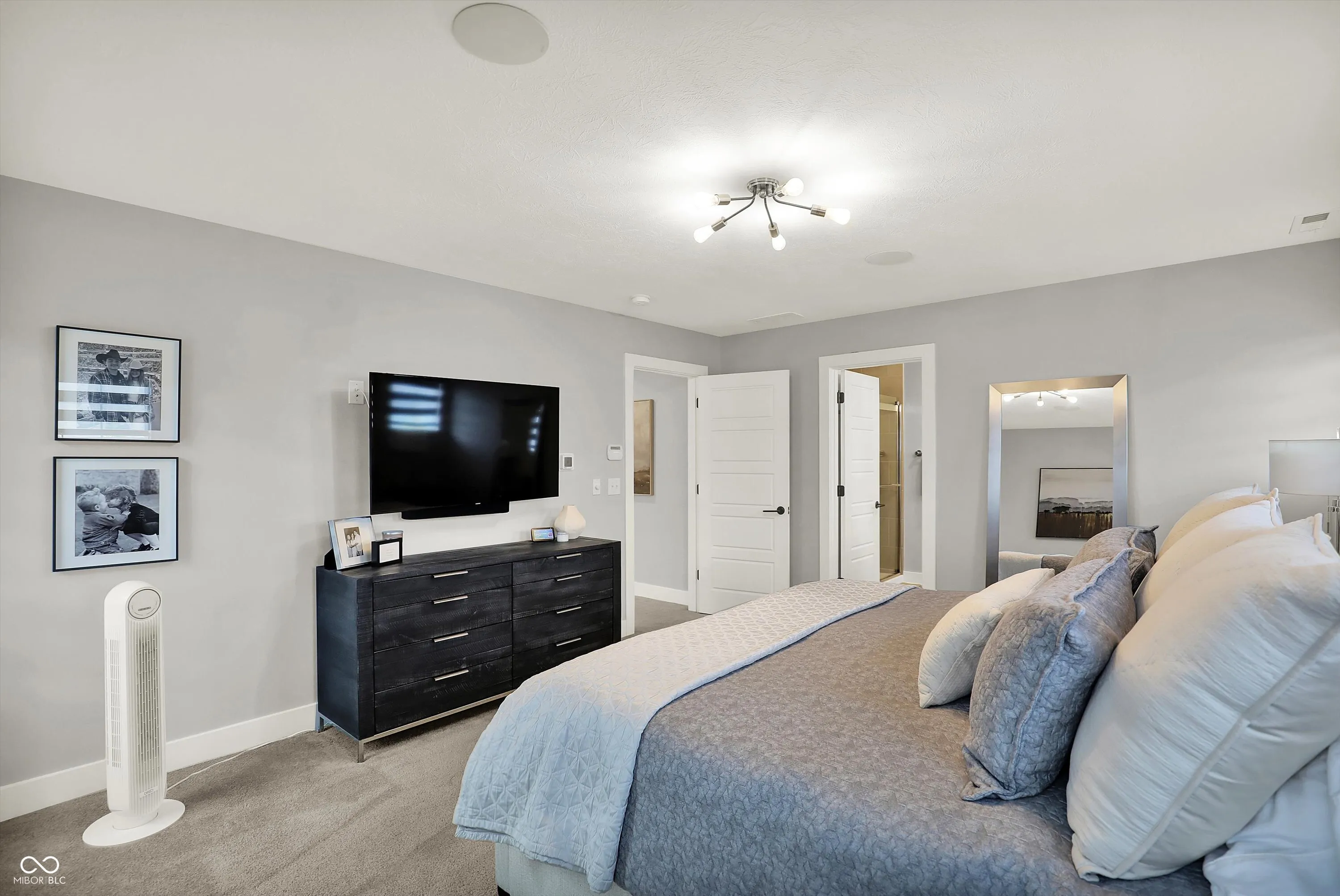 Carmel, Indiana 46280, United States, 3 Bedrooms Bedrooms, ,3 BathroomsBathrooms,Residential,Active,222066