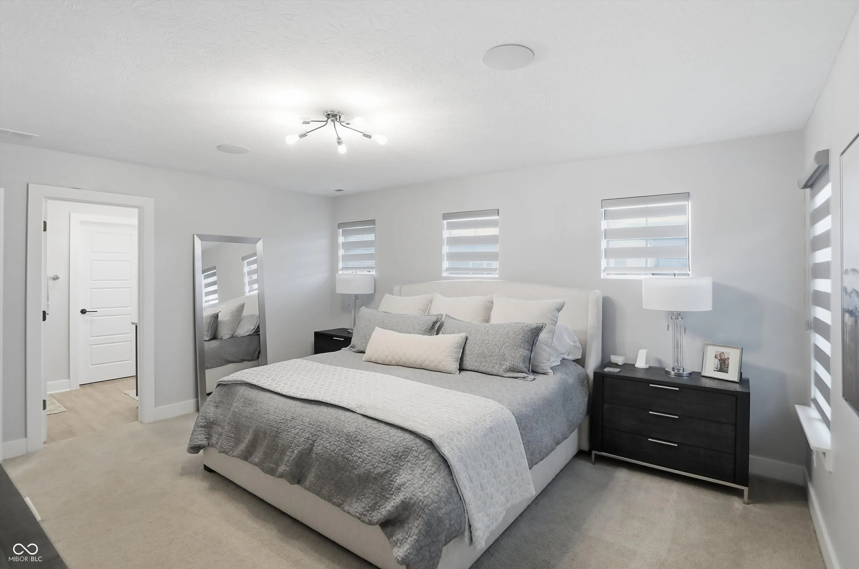 Carmel, Indiana 46280, United States, 3 Bedrooms Bedrooms, ,3 BathroomsBathrooms,Residential,Active,222066