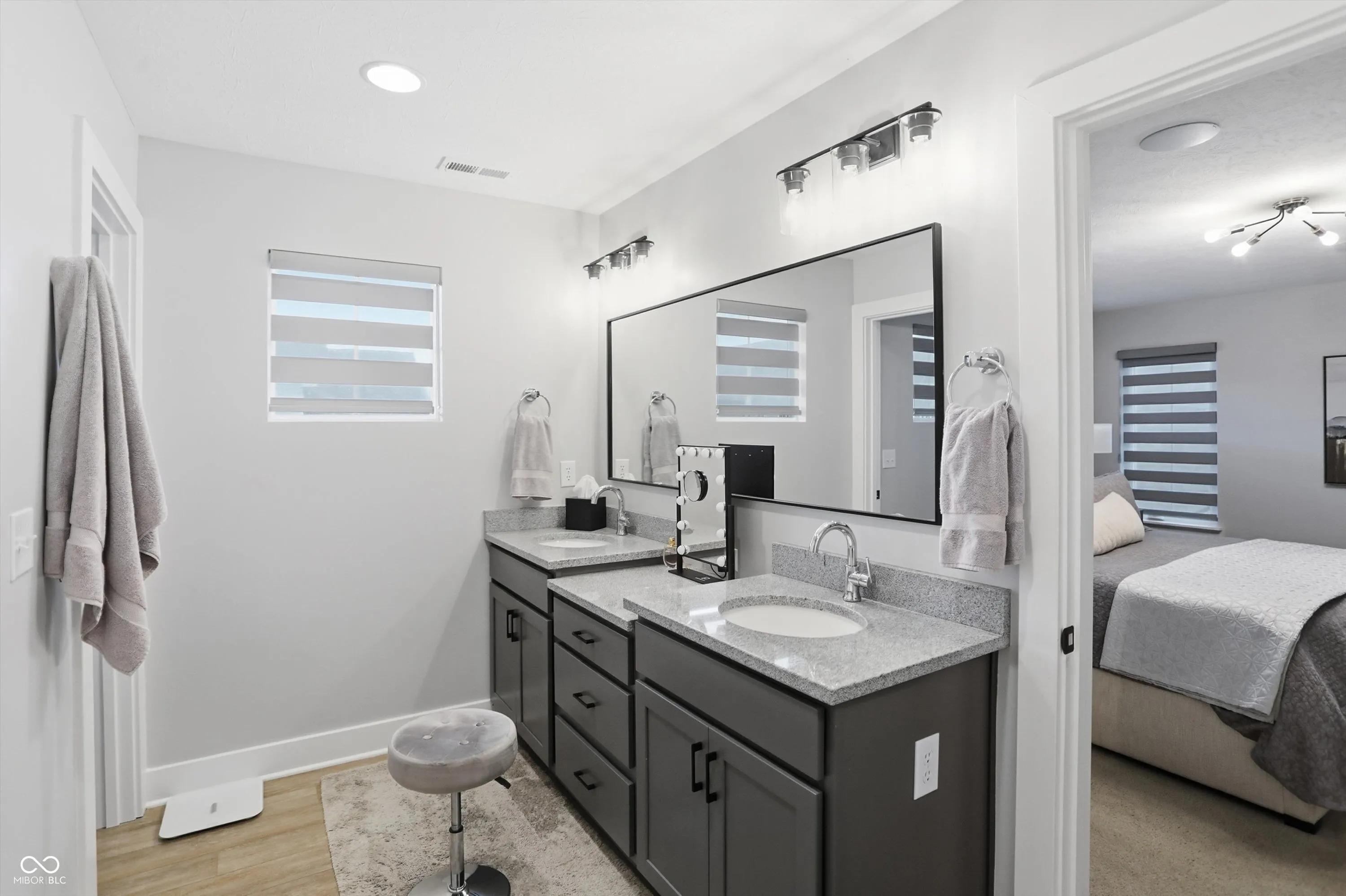 Carmel, Indiana 46280, United States, 3 Bedrooms Bedrooms, ,3 BathroomsBathrooms,Residential,Active,222066