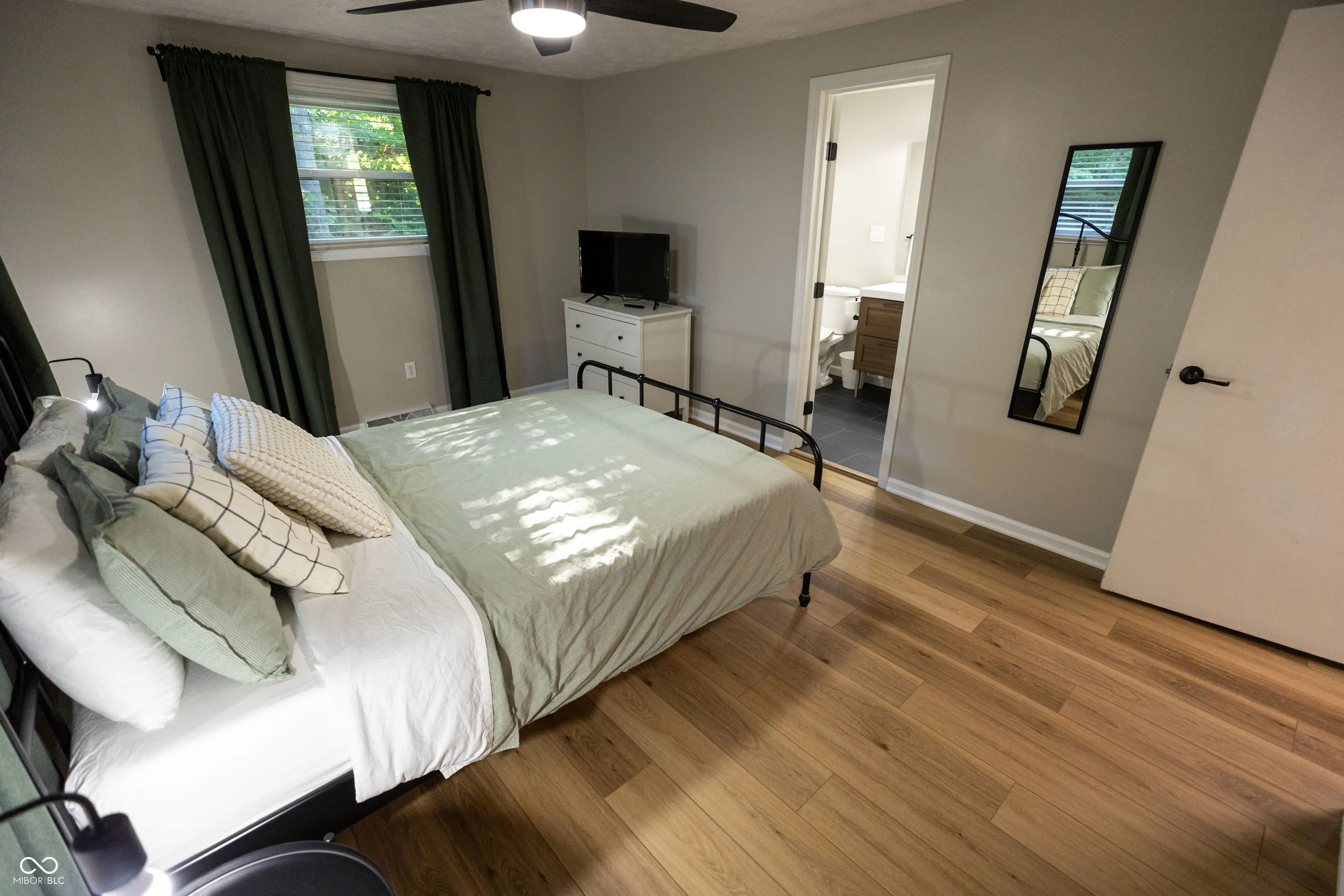 Westfield, Indiana 46074, United States, 3 Bedrooms Bedrooms, ,2 BathroomsBathrooms,Residential,Pending,139885