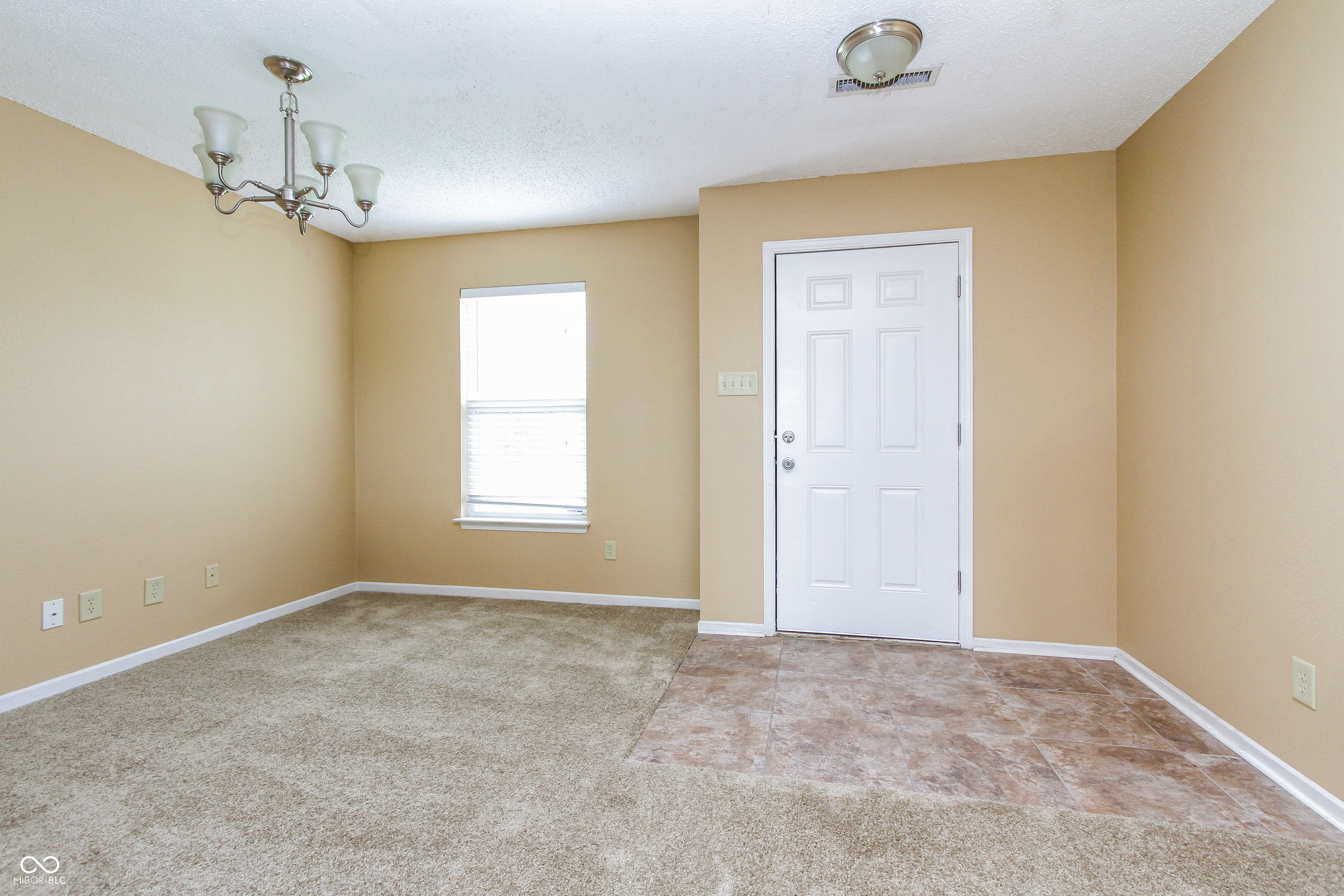 8135 S Cricket Lane