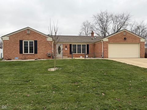 Photo of 609 Waterview Boulevard, Greenfield, IN 46140 (MLS # 22078187)
