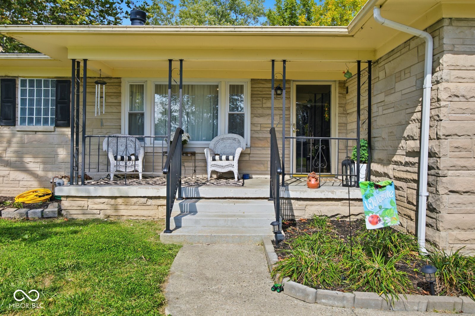 2867 S Oakland Drive