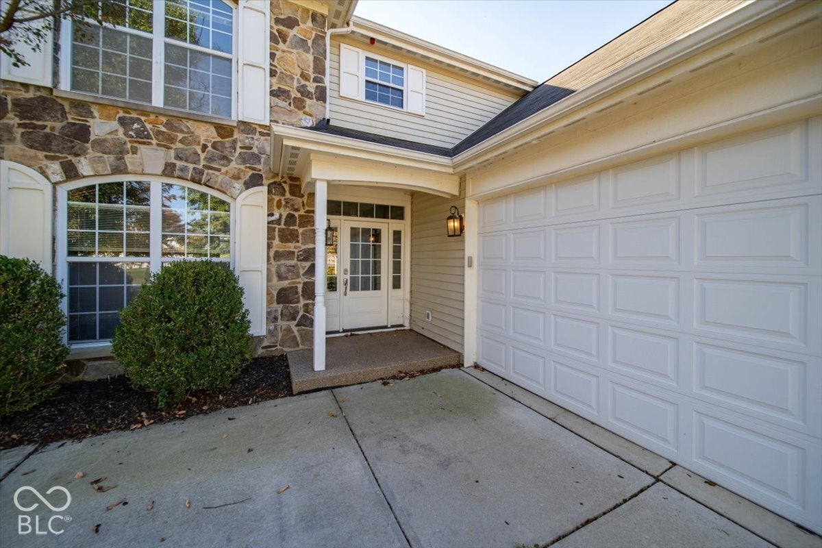 10811 Meadow Wing Court