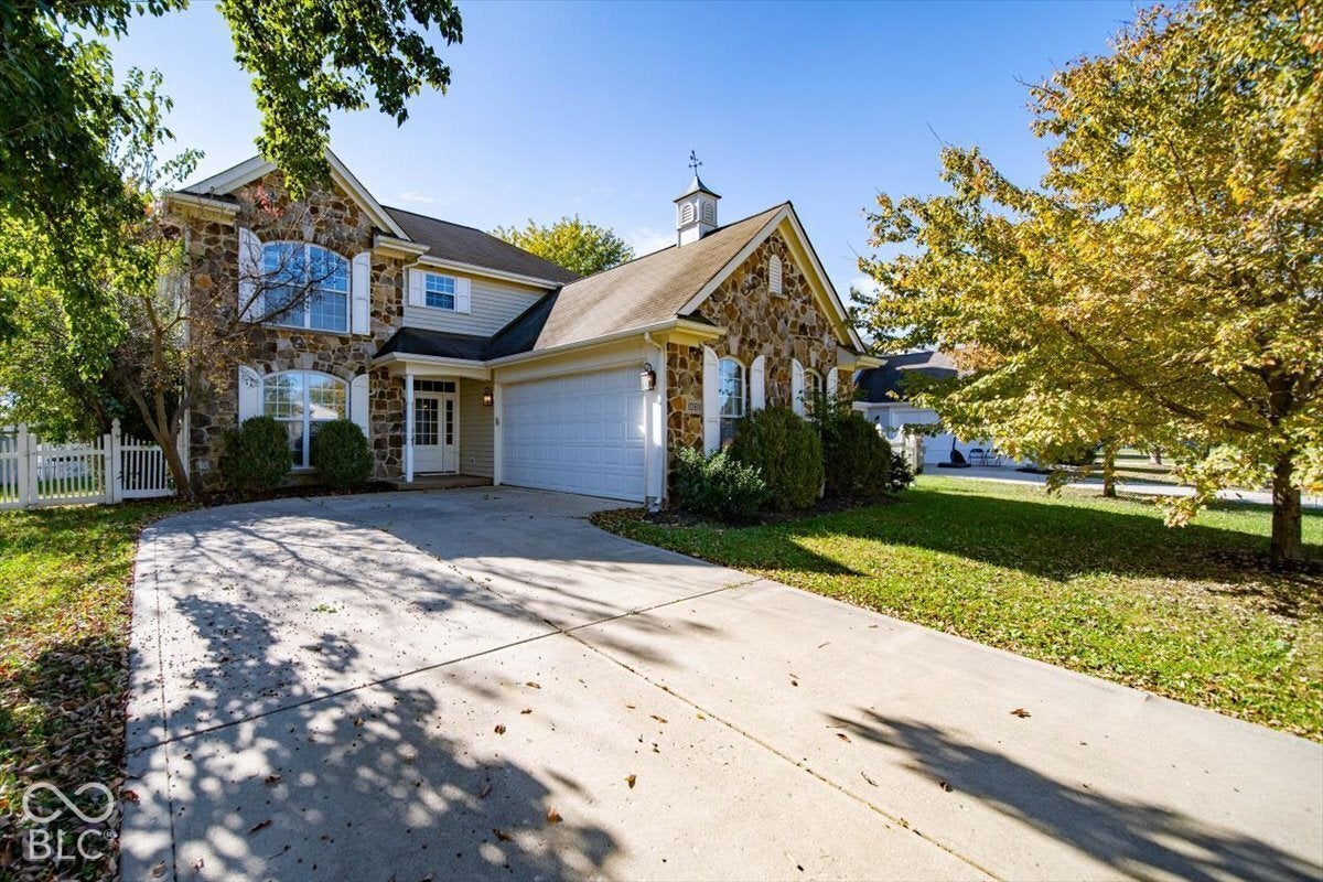 10811 Meadow Wing Court