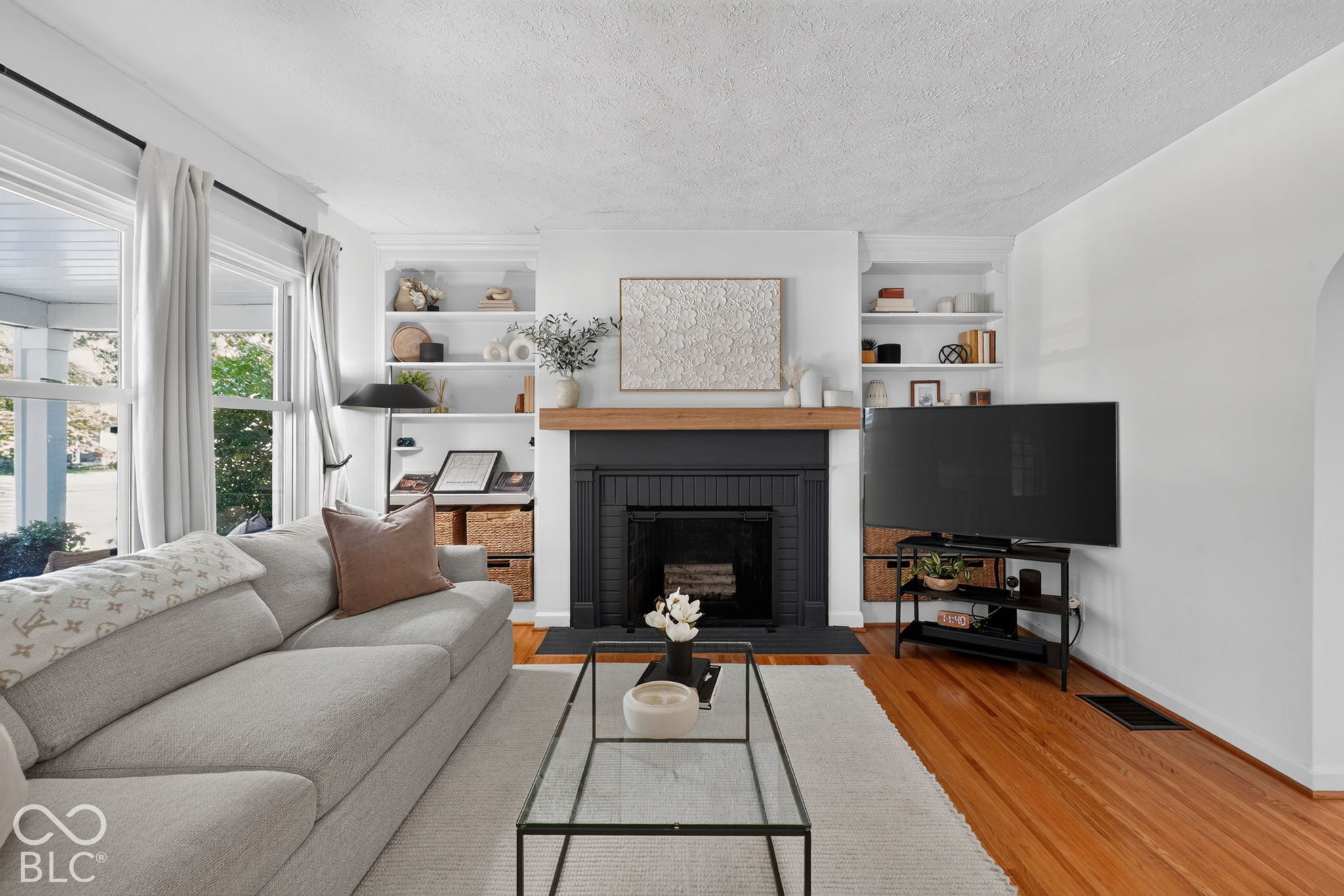 6105 Kingsley Drive