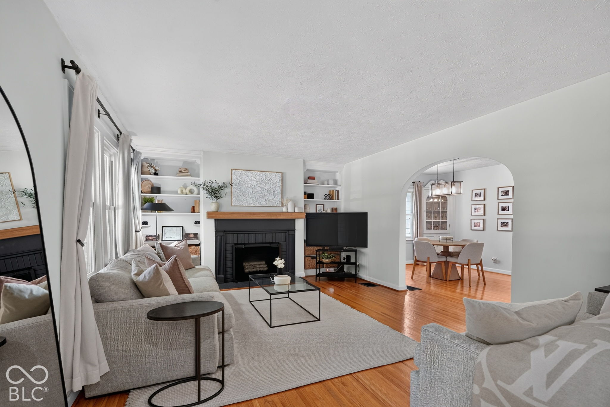 6105 Kingsley Drive