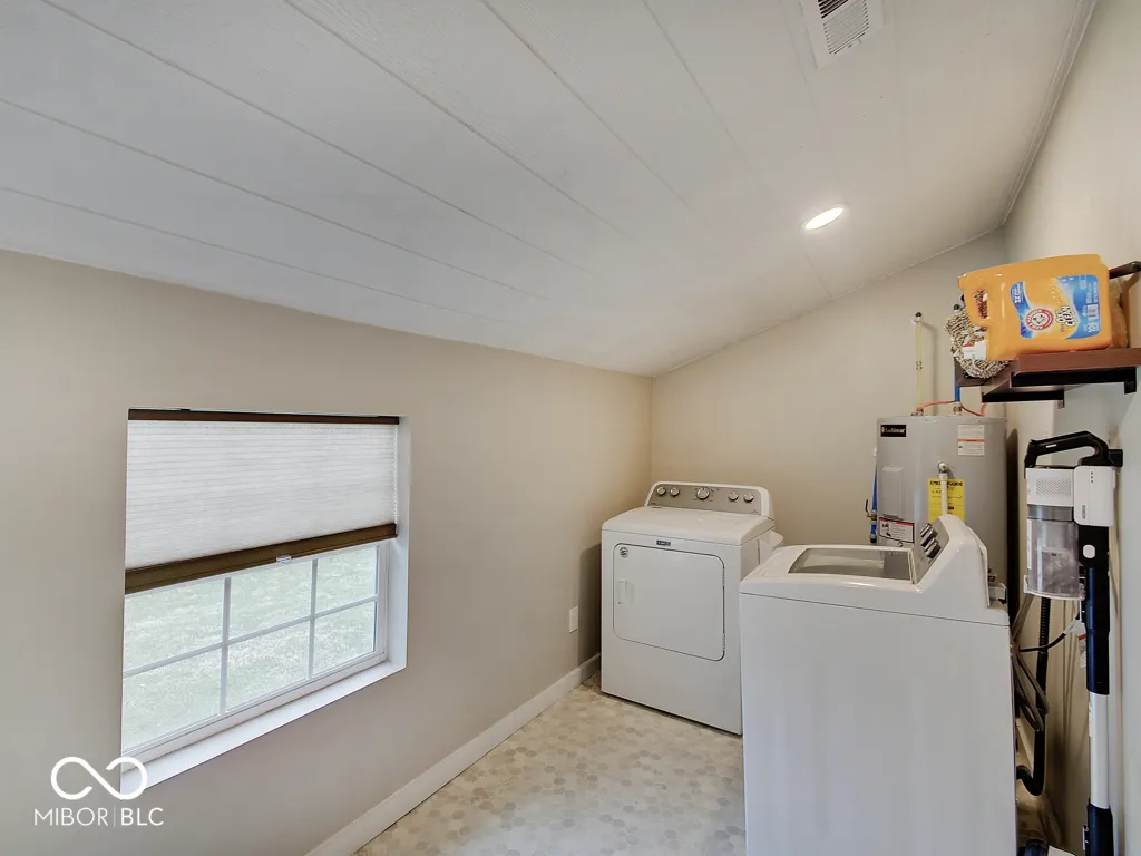 Trafalgar, Indiana 46181, United States, 3 Bedrooms Bedrooms, ,3 BathroomsBathrooms,Residential,Active,101996