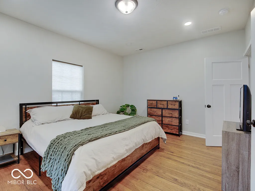 Trafalgar, Indiana 46181, United States, 3 Bedrooms Bedrooms, ,3 BathroomsBathrooms,Residential,Active,101996