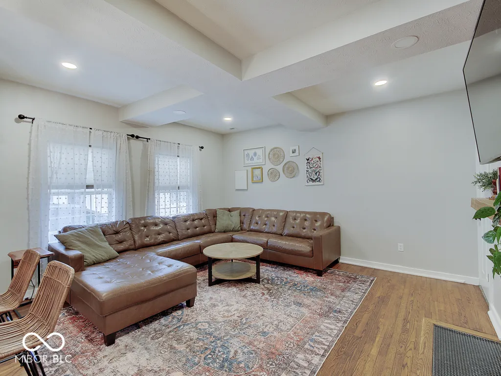 Trafalgar, Indiana 46181, United States, 3 Bedrooms Bedrooms, ,3 BathroomsBathrooms,Residential,Active,101996