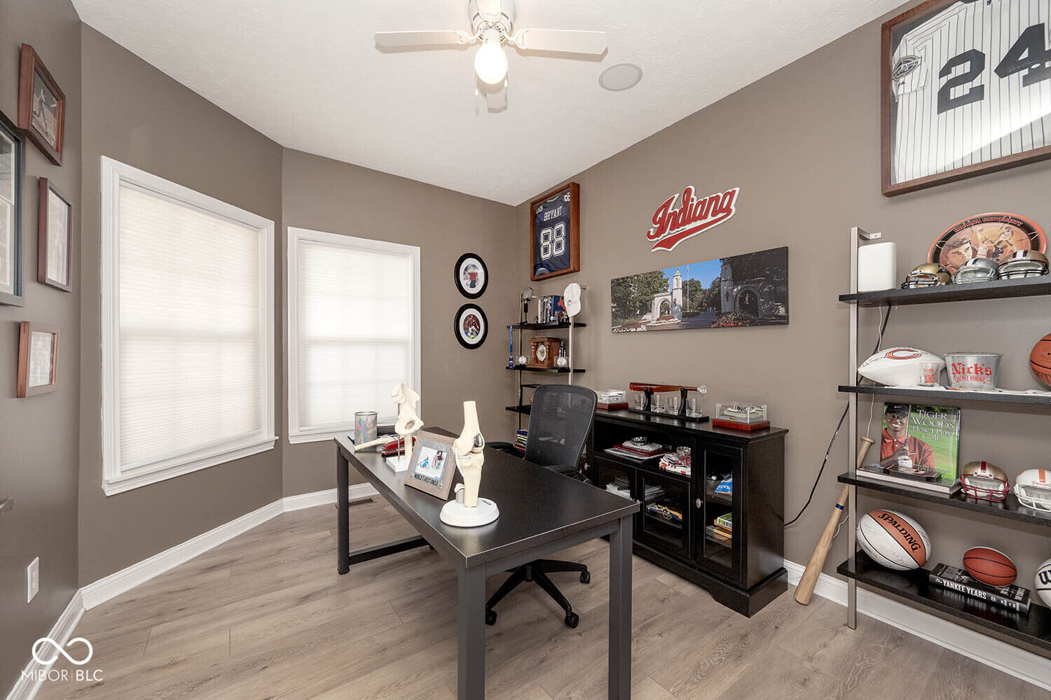 9716 N Mariners Crest