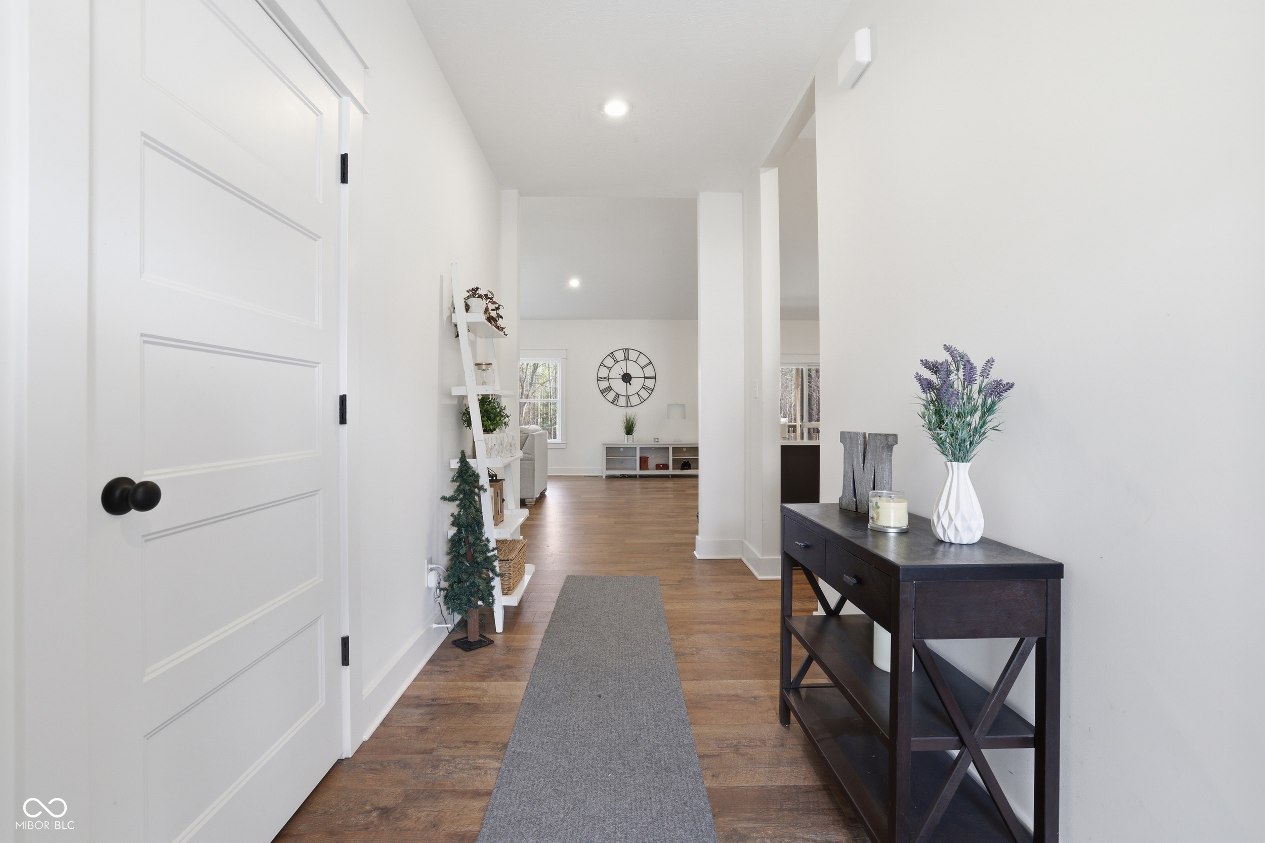 953 S Lantern Lane