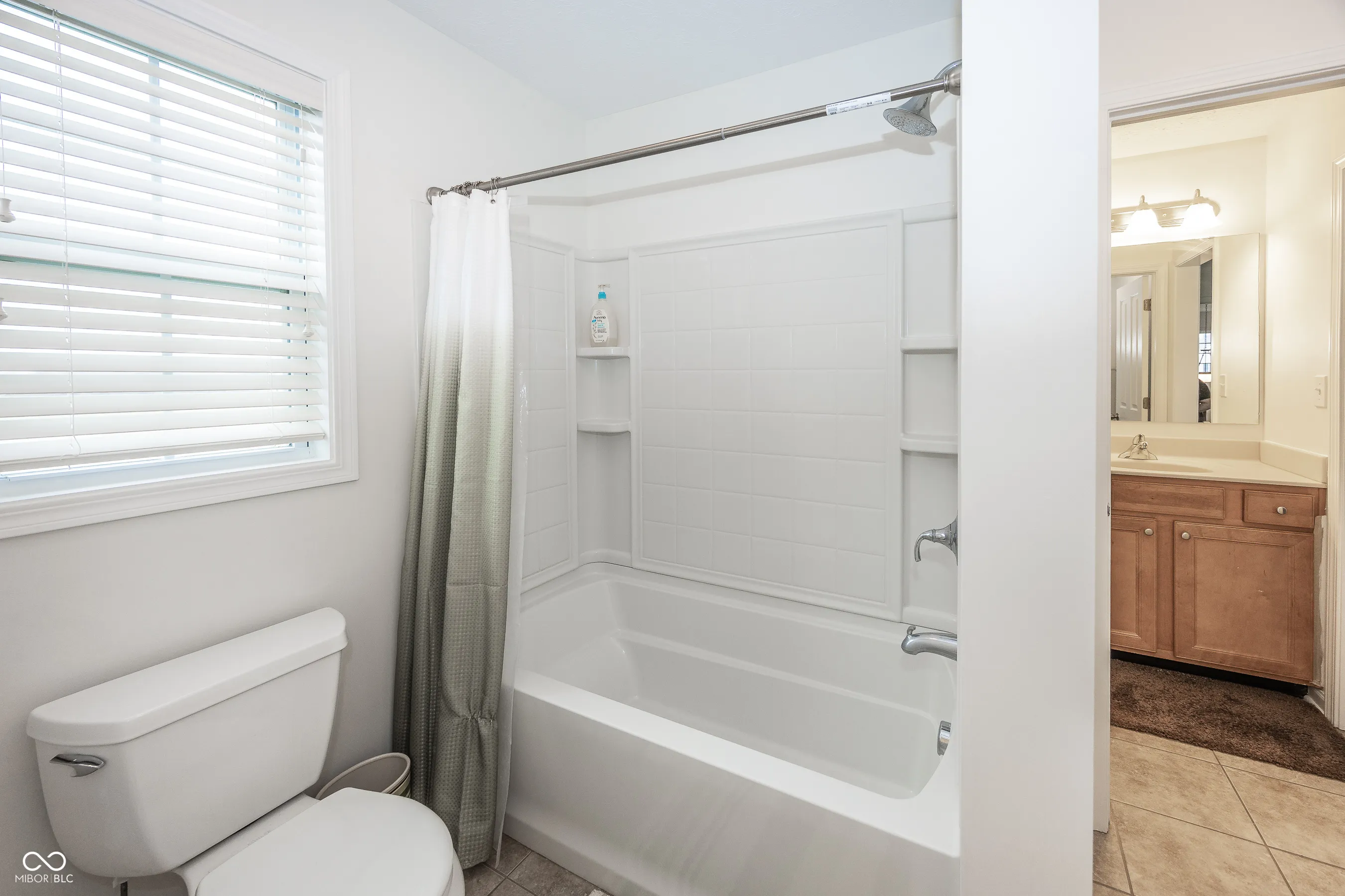 Fishers, Indiana 46037, United States, 4 Bedrooms Bedrooms, ,4 BathroomsBathrooms,Residential,Pending,23898