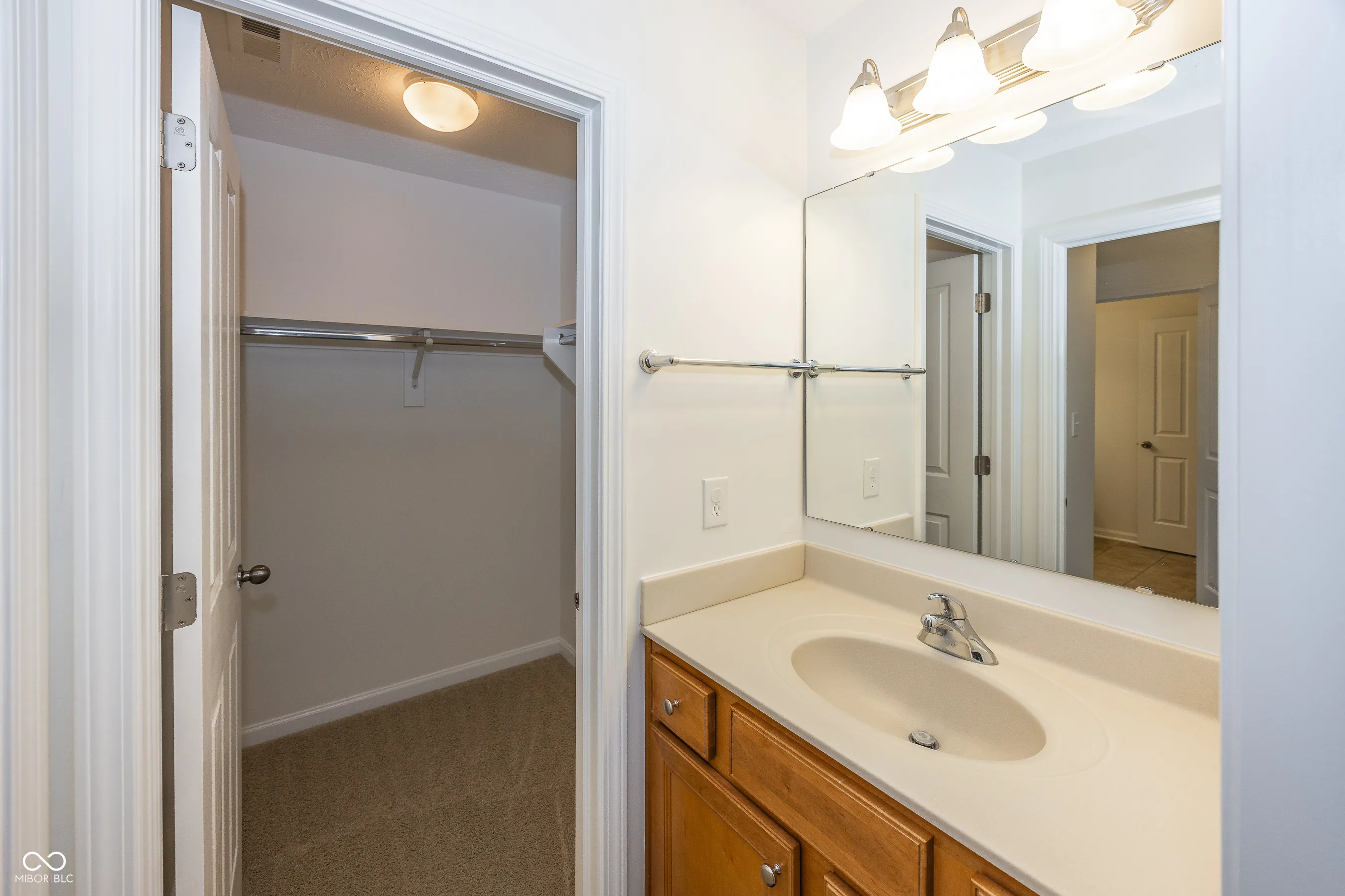 Fishers, Indiana 46037, United States, 4 Bedrooms Bedrooms, ,4 BathroomsBathrooms,Residential,Pending,23898