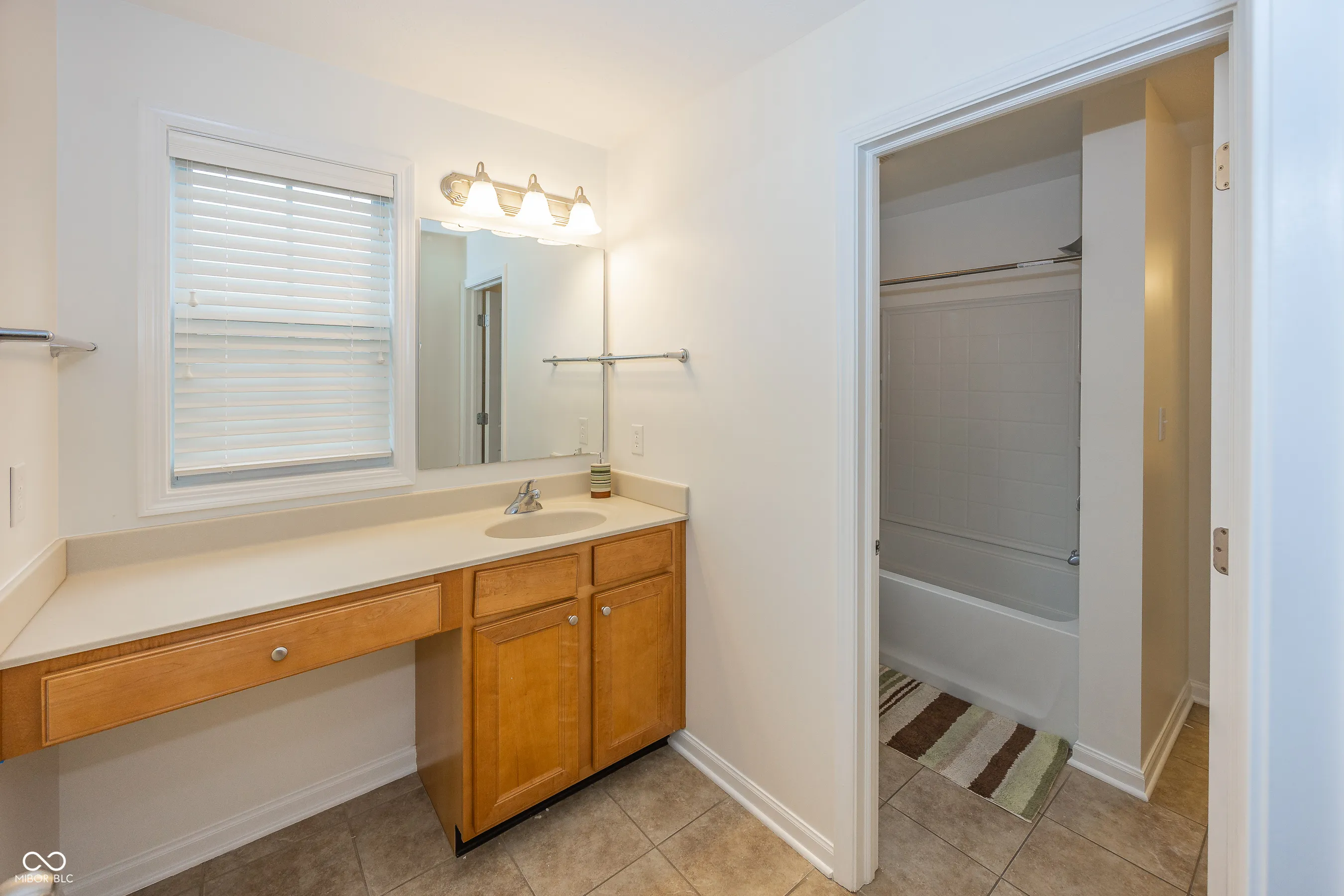 Fishers, Indiana 46037, United States, 4 Bedrooms Bedrooms, ,4 BathroomsBathrooms,Residential,Pending,23898