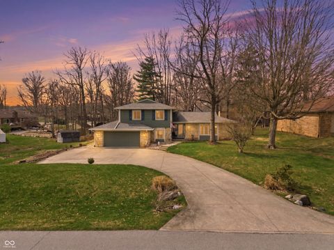 Photo of 302 Maple Court, Greenfield, IN 46140 (MLS # 22091401)