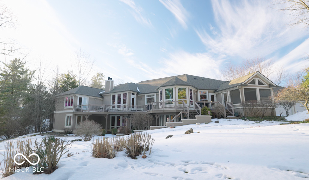 3799 N Foxcliff Drive E