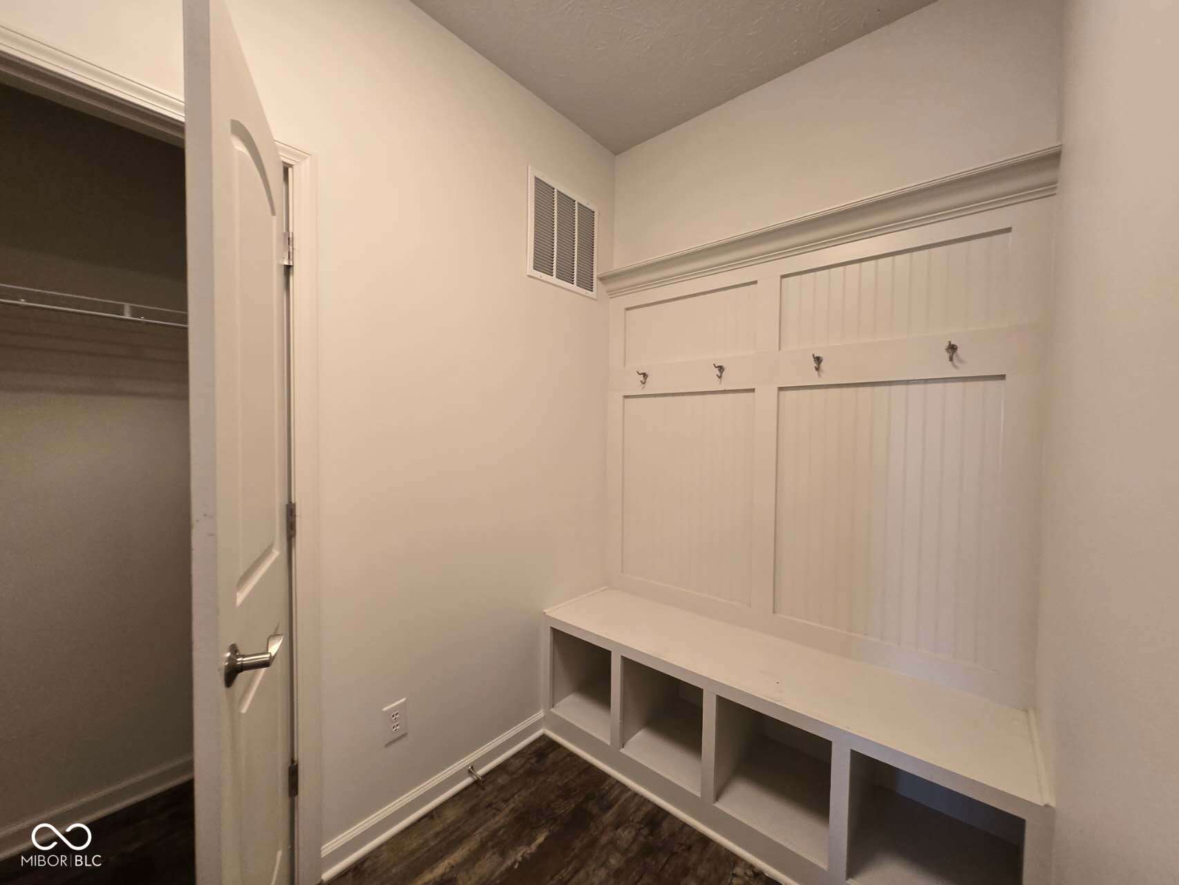 4422 Voyageur Way