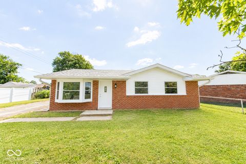 Photo of 1215 N Gladstone Avenue, Columbus, IN 47201 (MLS # 22108194)