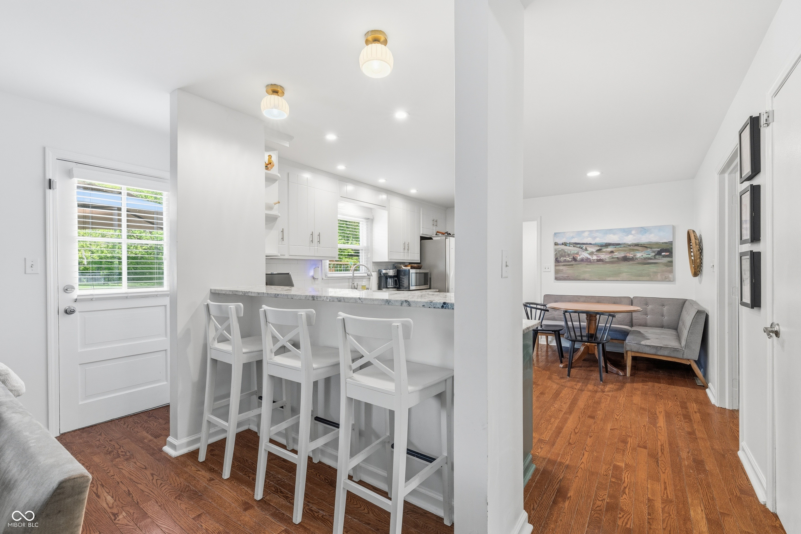 10716 W Lakeshore Drive