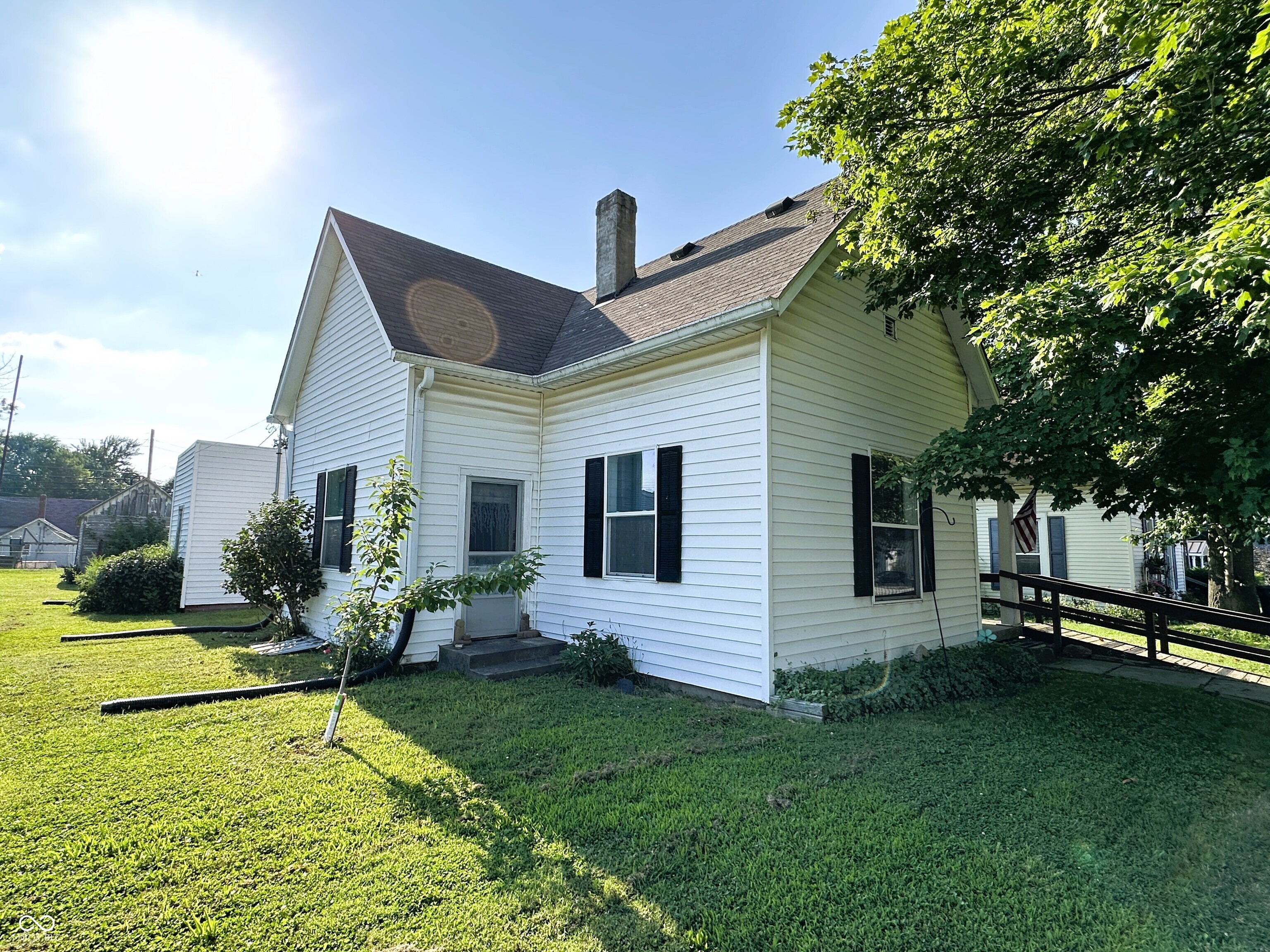 8 N Meridian Street