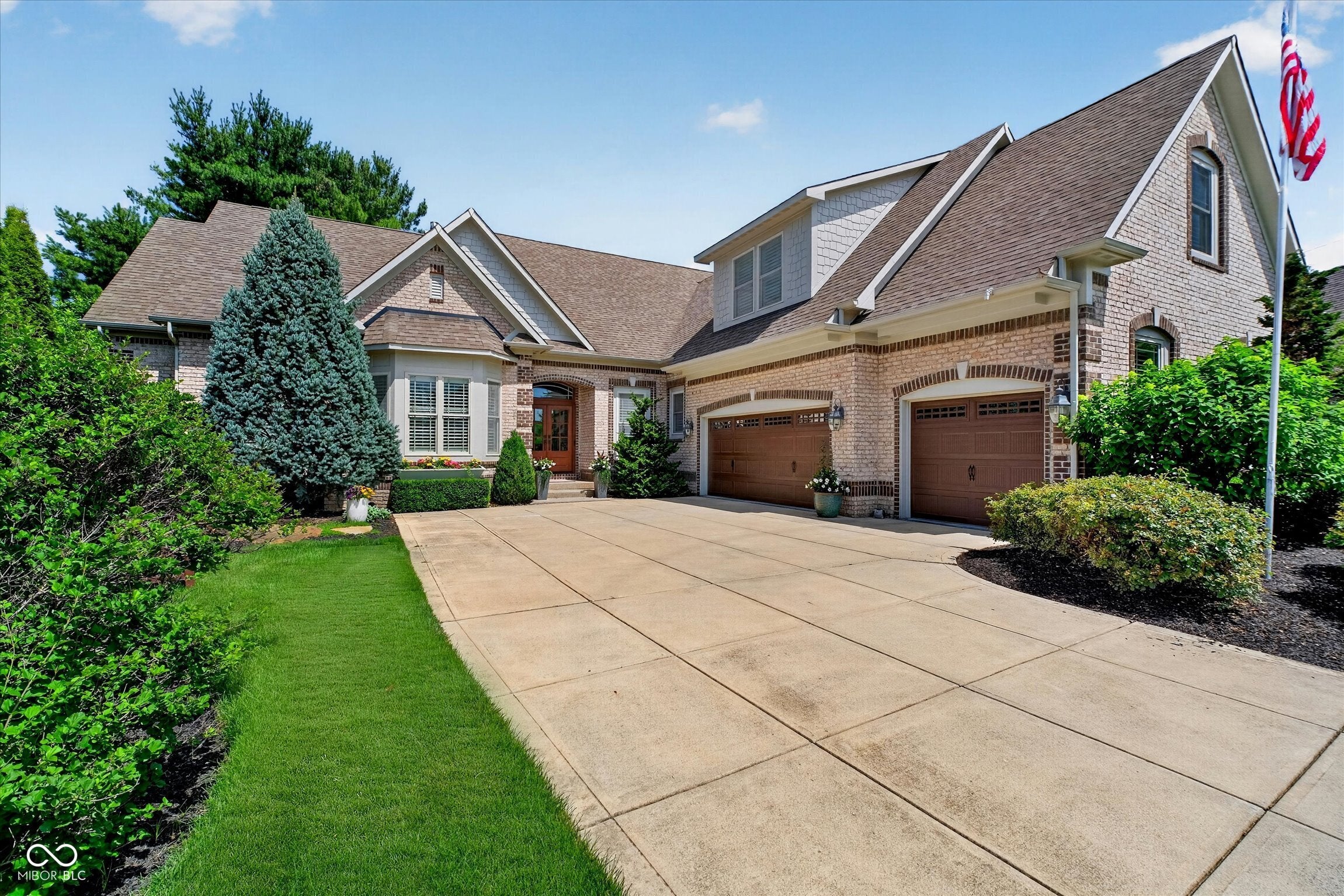 15752 Hawks Way