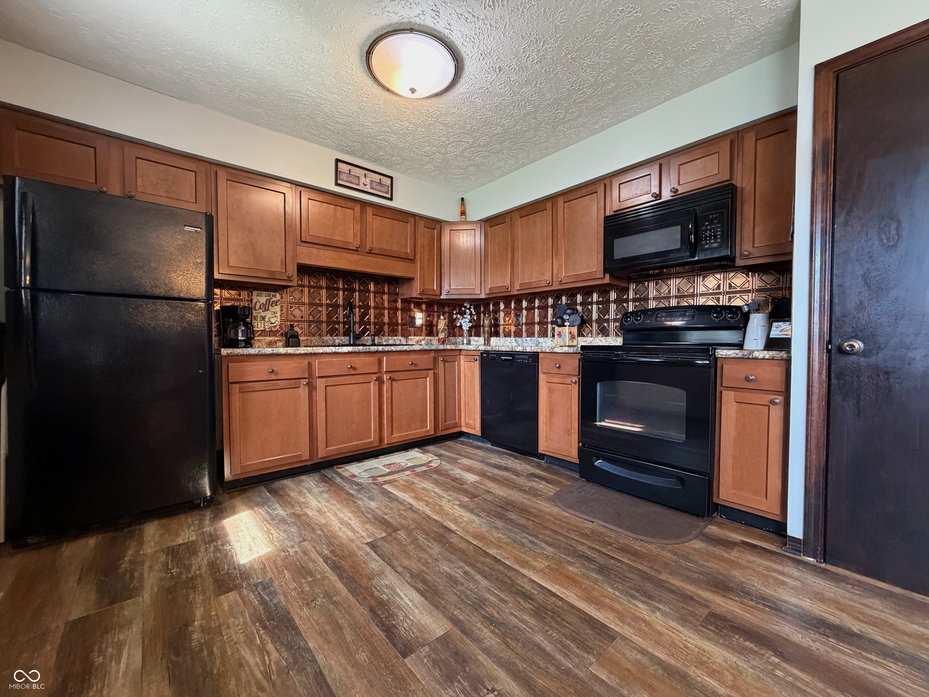 4689 N Frontage Road