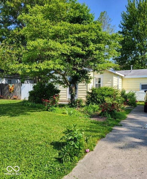 Photo of 918 W 4th Street, Greenfield, IN 46140 (MLS # 22062617)