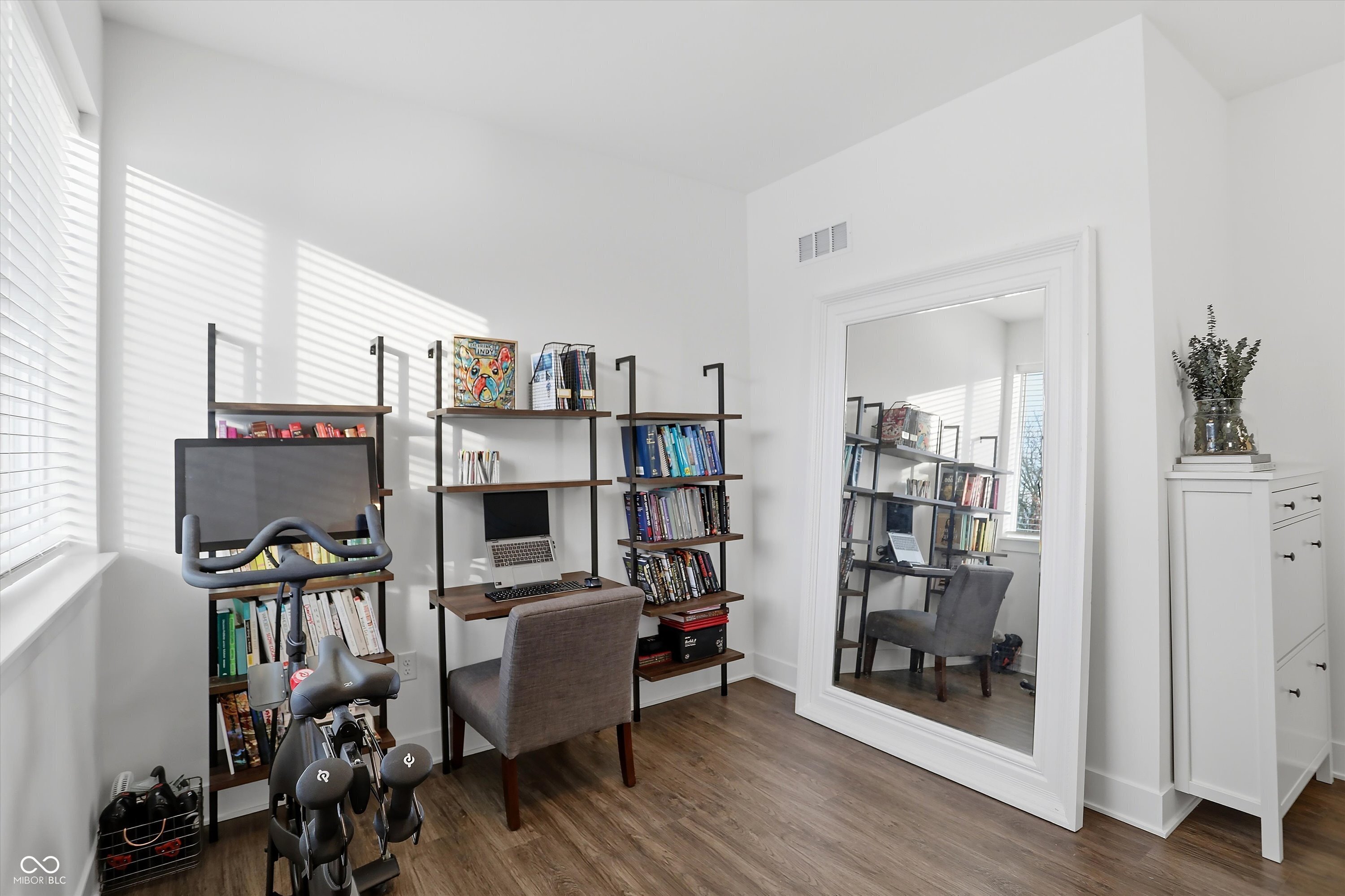 737 Switchyard Place