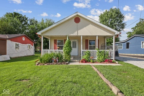 Photo of 1133 Avenue D Street, Greencastle, IN 46135 (MLS # 22120815)