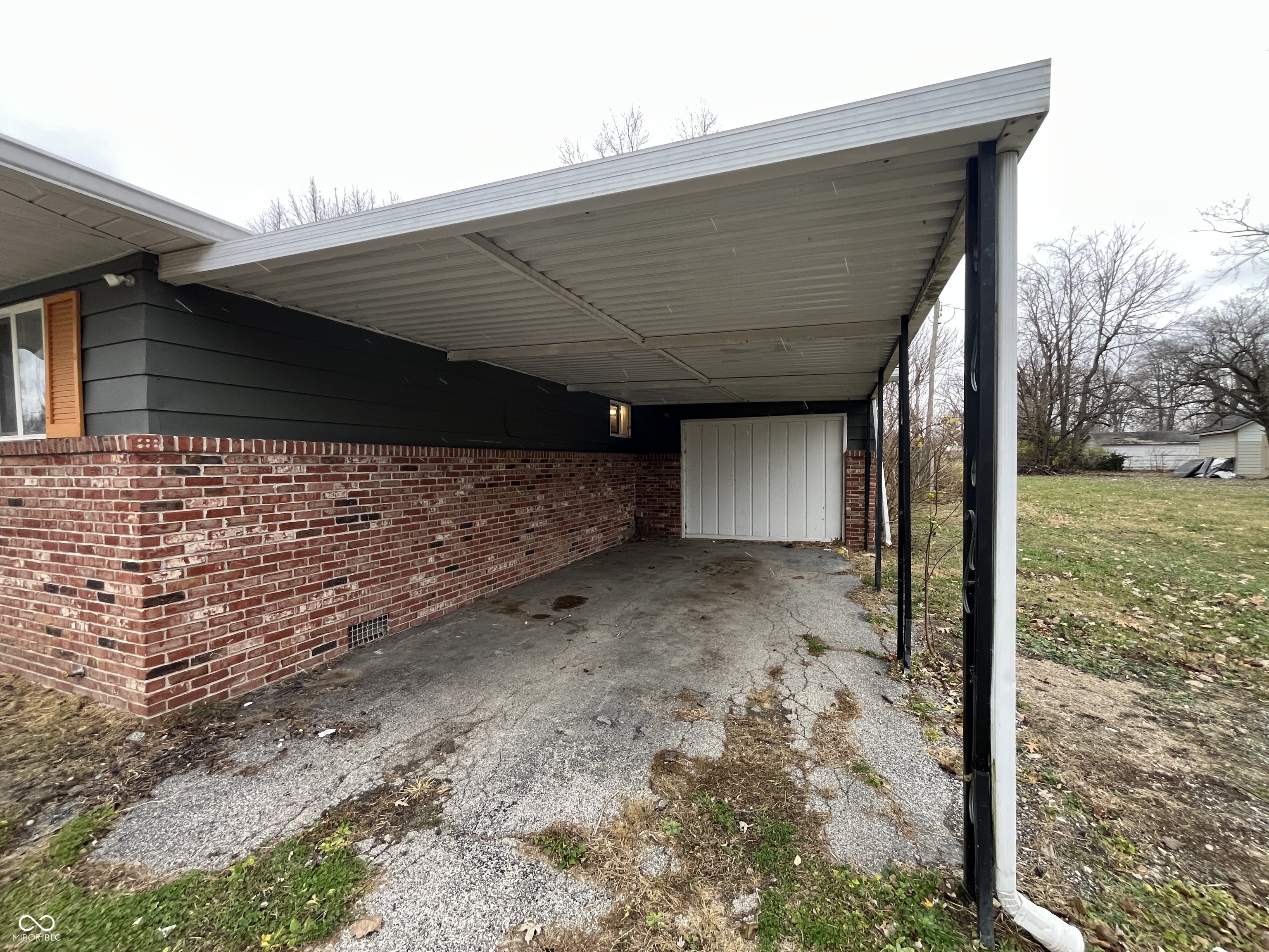 3715 N Irvington Avenue