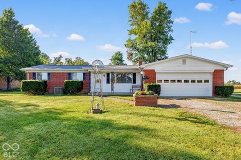 Photo of 149 W Hickory Drive, Greenfield, IN 46140 (MLS # 22128877)