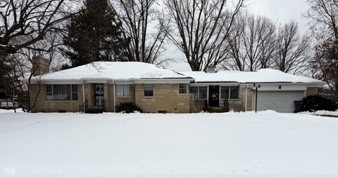 Photo of 1352 Maynard Drive, Indianapolis, IN 46227 (MLS # 22083108)