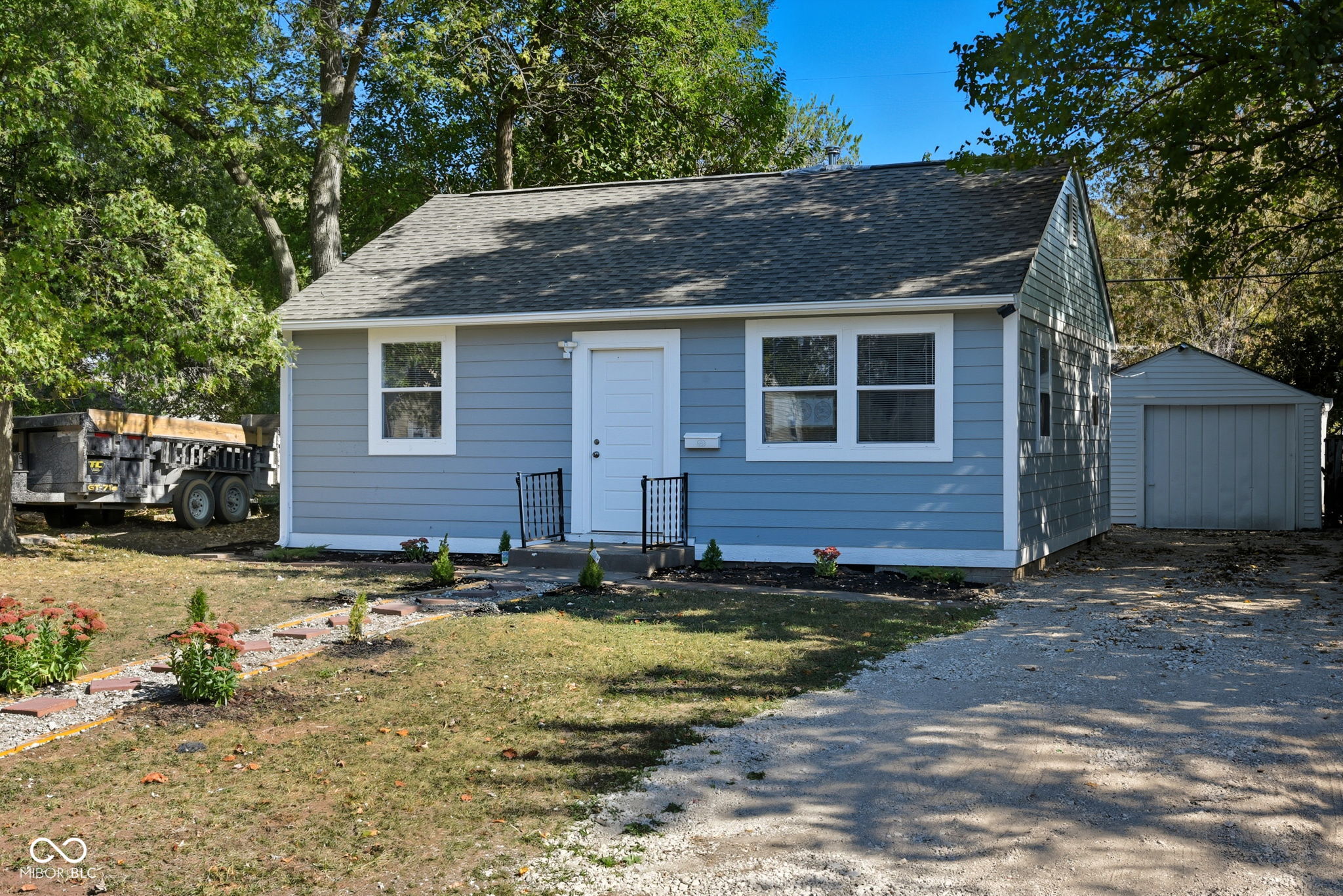 2305 N Goodlet Avenue