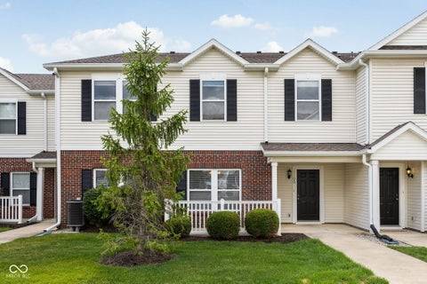 Photo of 12175 Bubbling Brook Drive #UNIT 1100, Fishers, IN 46038 (MLS # 22108301)