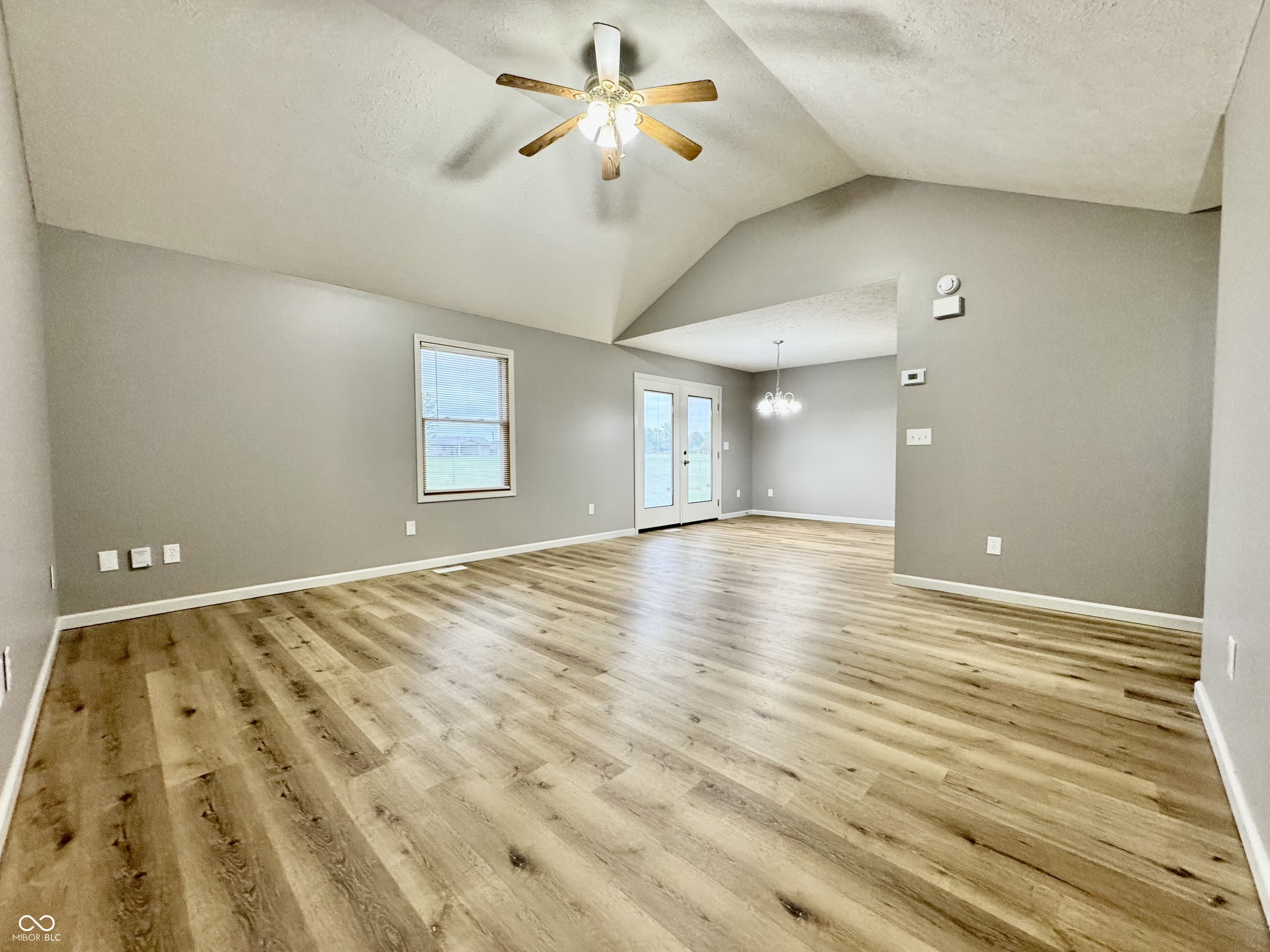1900 Deece Drive