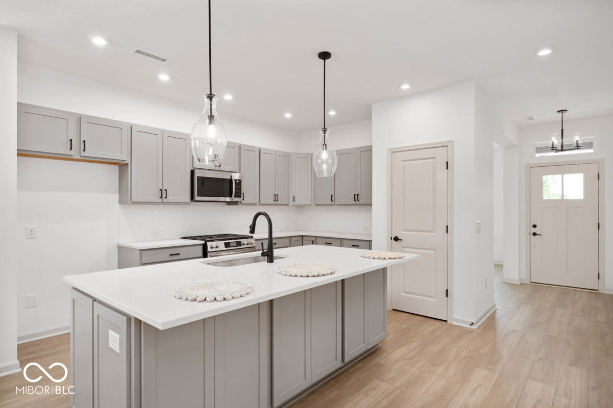 803 James William Lane